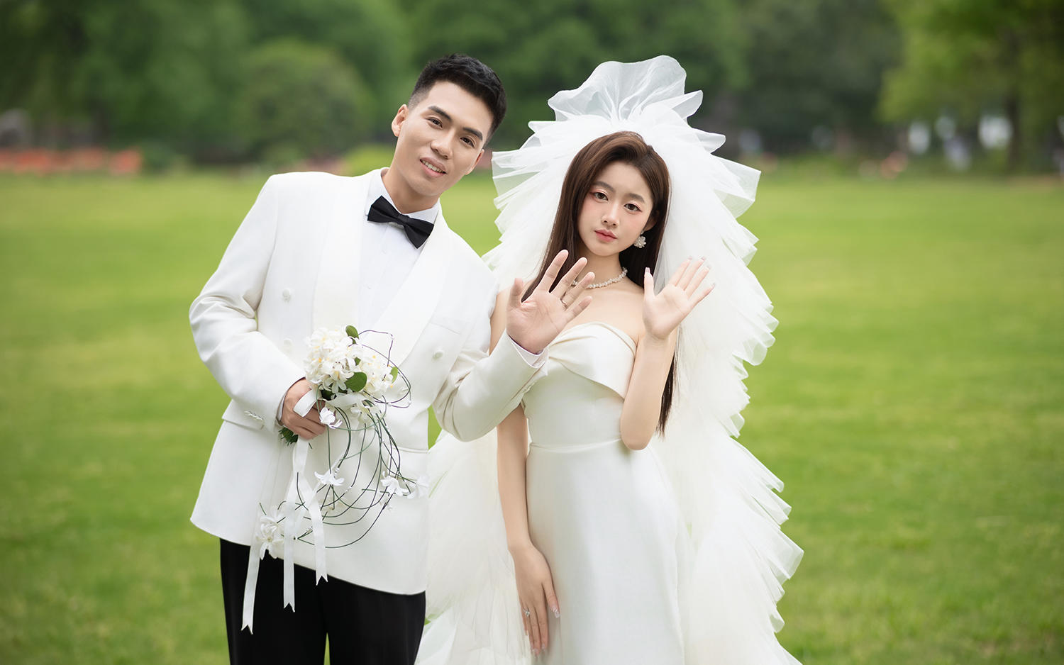Ms Pan & Mr Hu