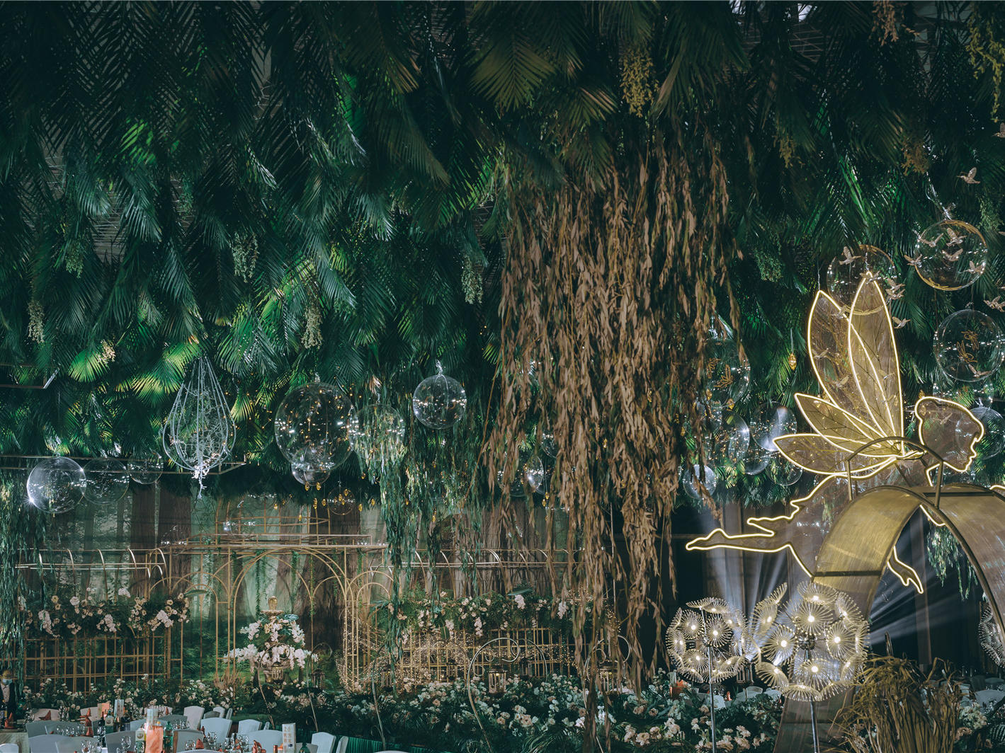 简约韩式白绿/极简秀场风