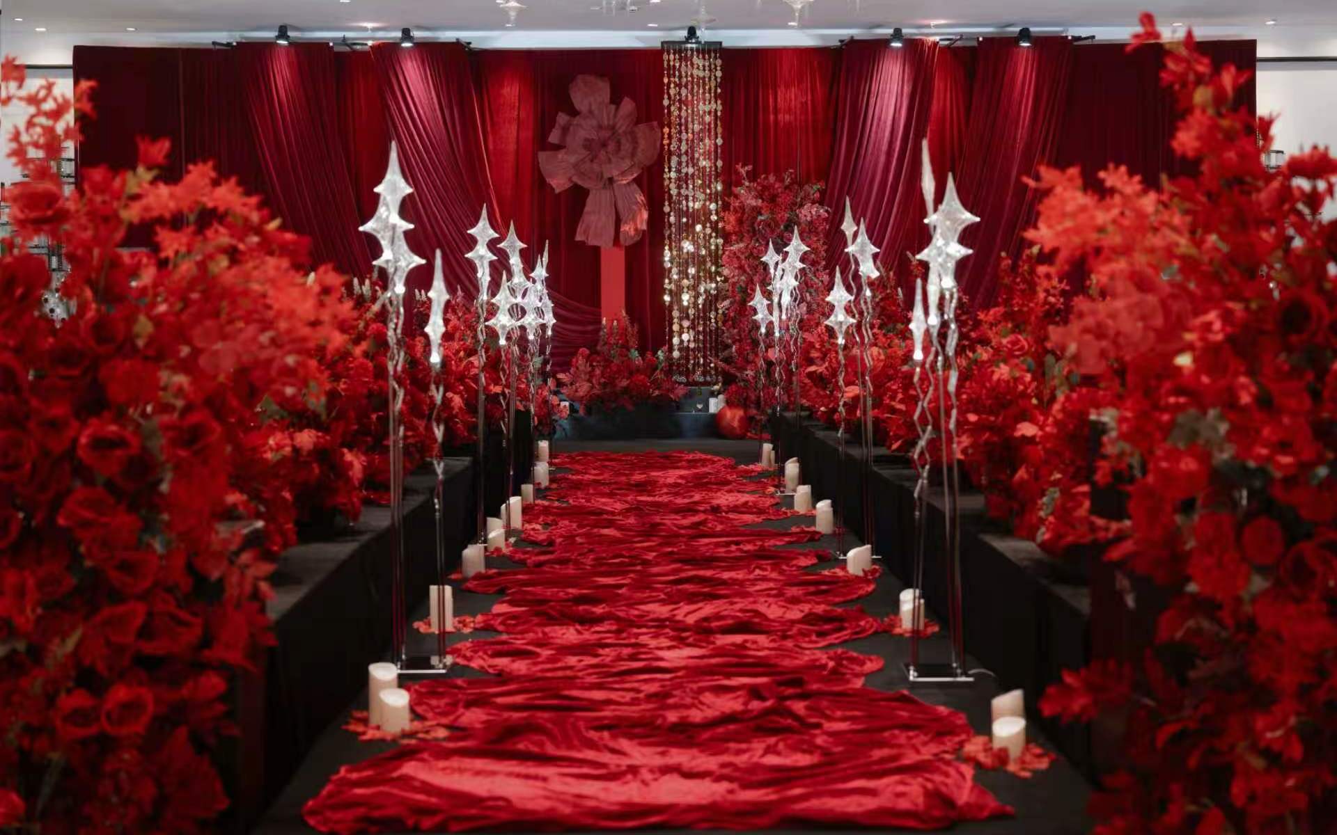 以紅為誓，赴此一生