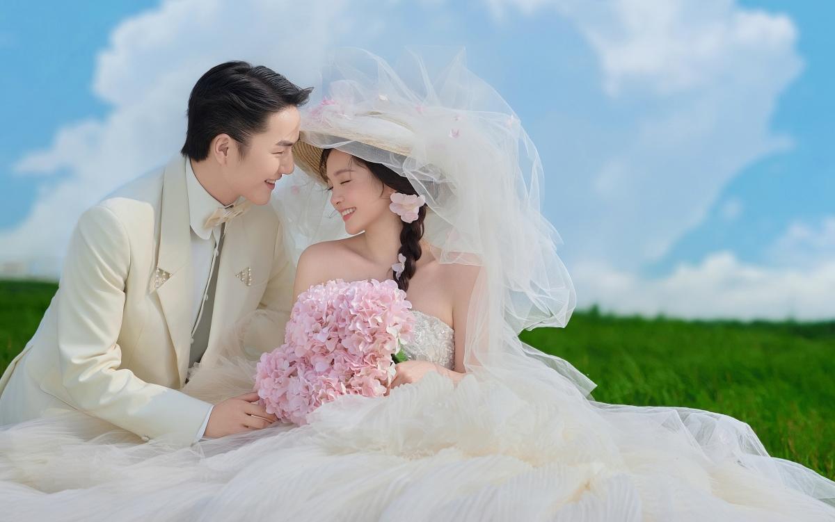 【蔚蓝的告白】chao有感染力的草坪婚纱照