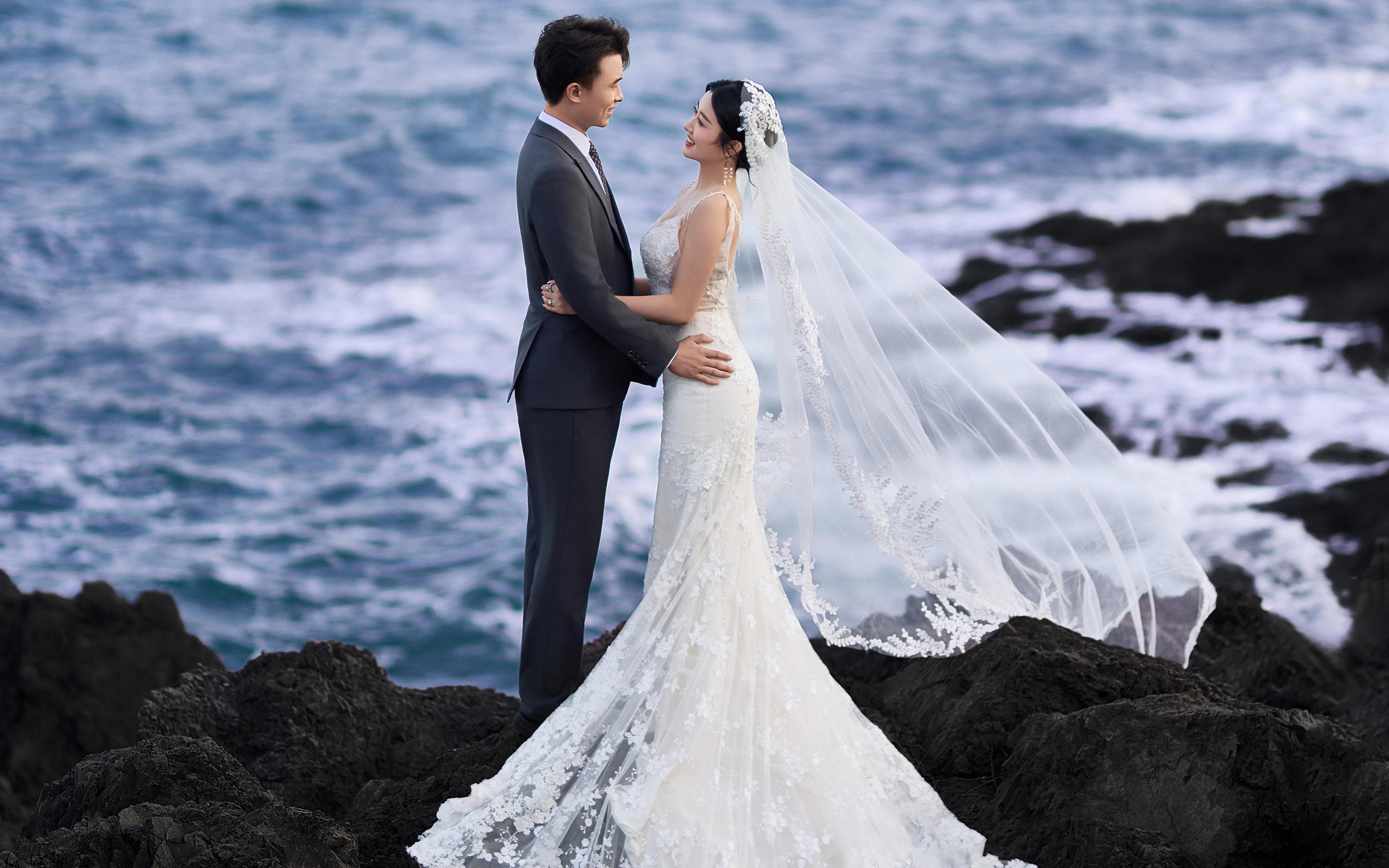 好高级！不愧是“闺蜜严选”礁石婚纱照！