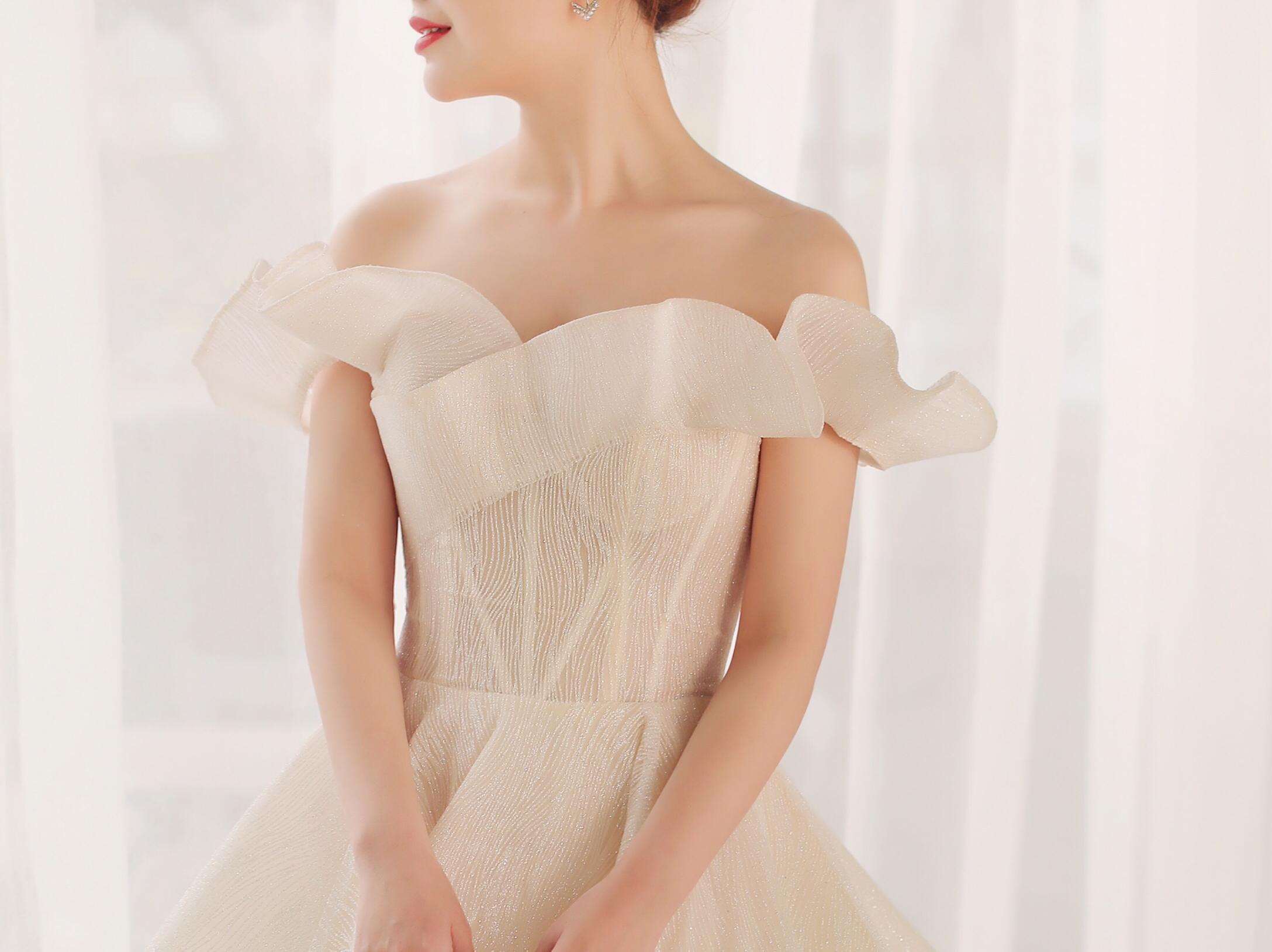 【限时优惠】一站式婚礼服务+跟妆套餐