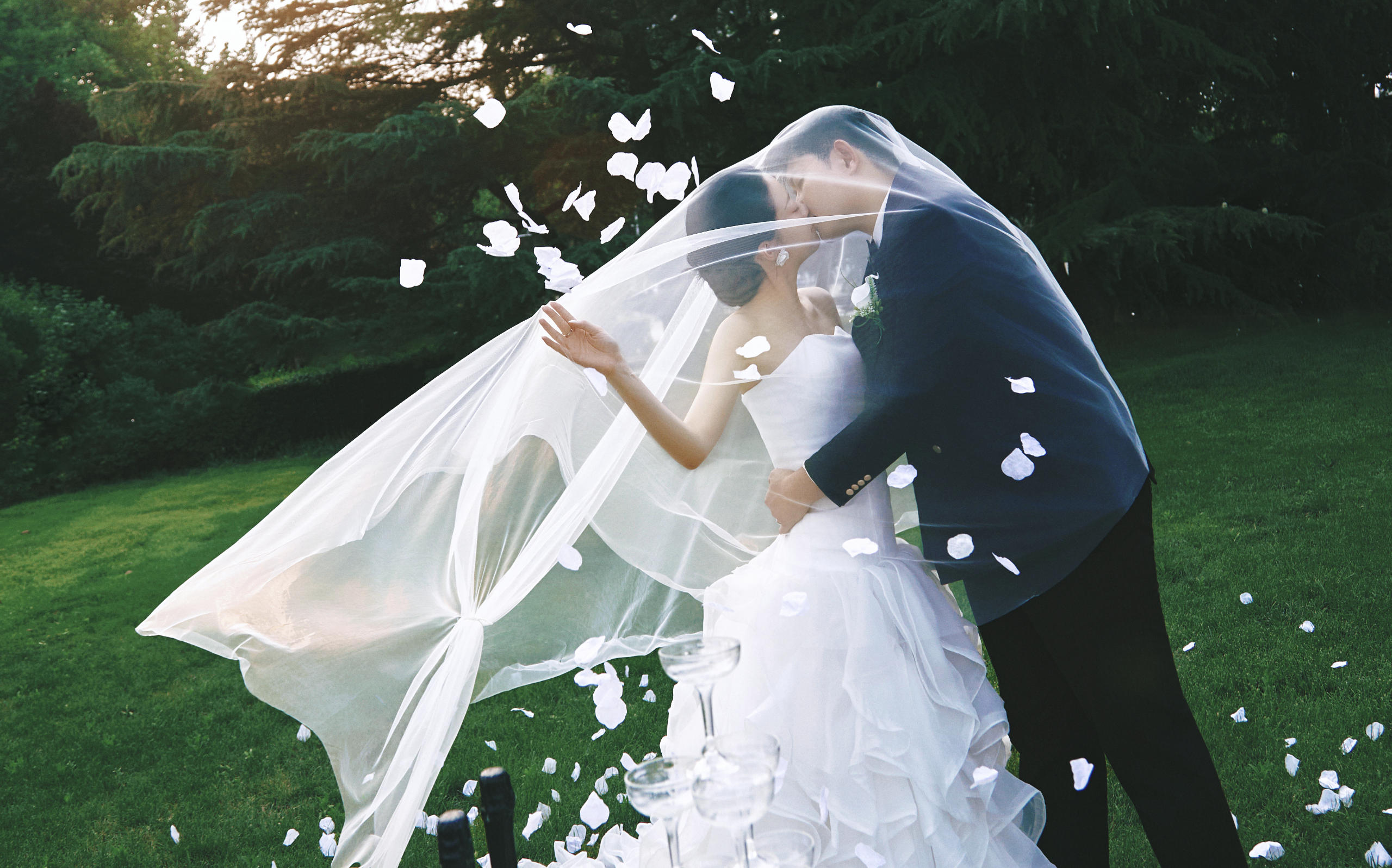  【嵐卡映像】氛圍感草坪婚紗照