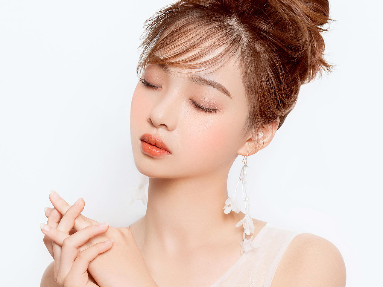 （女神必备）总监级新娘全天跟妆(送亲友妆）