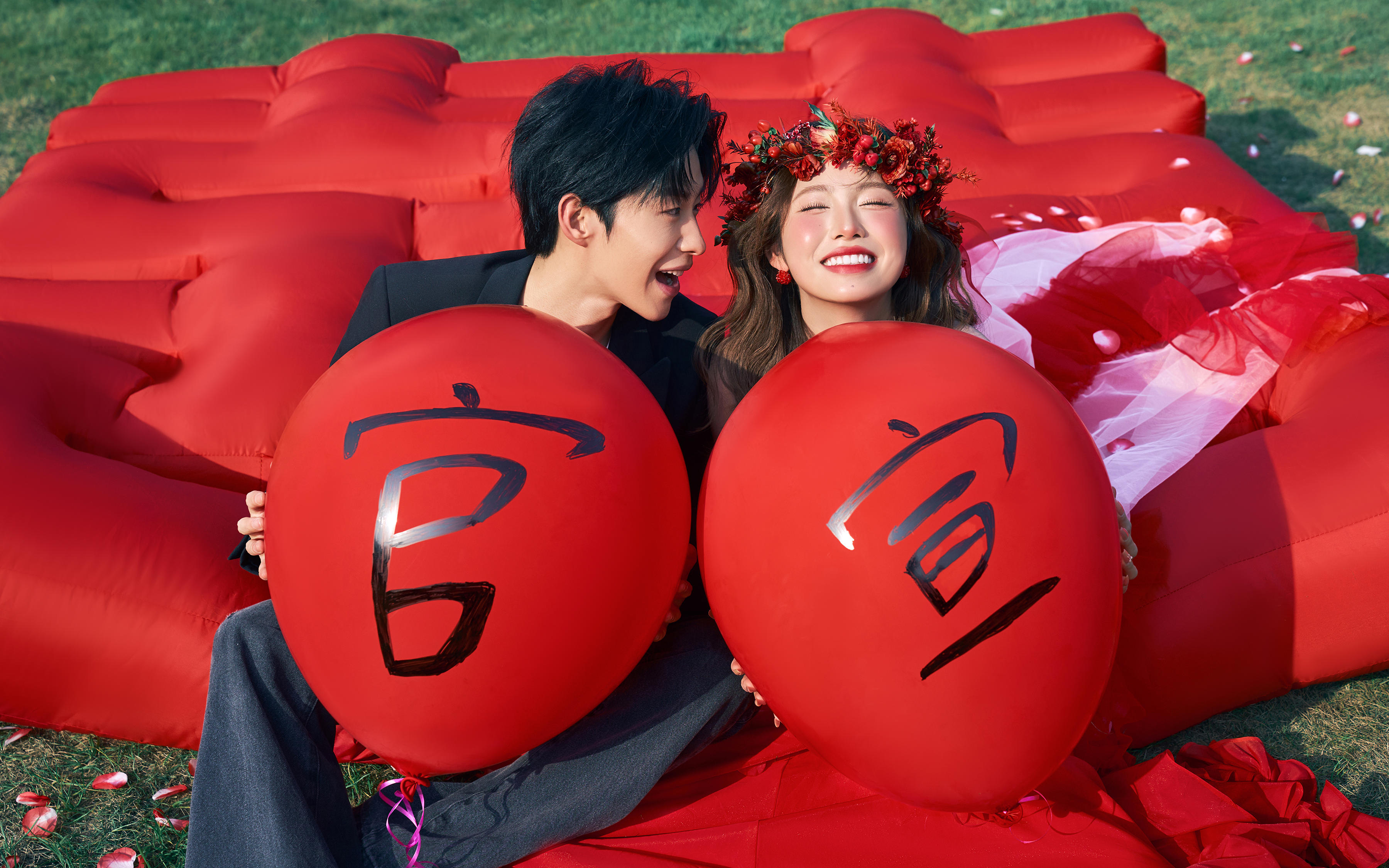 喜嫁婚紗照真的太甜了，氛圍感拉滿(mǎn)