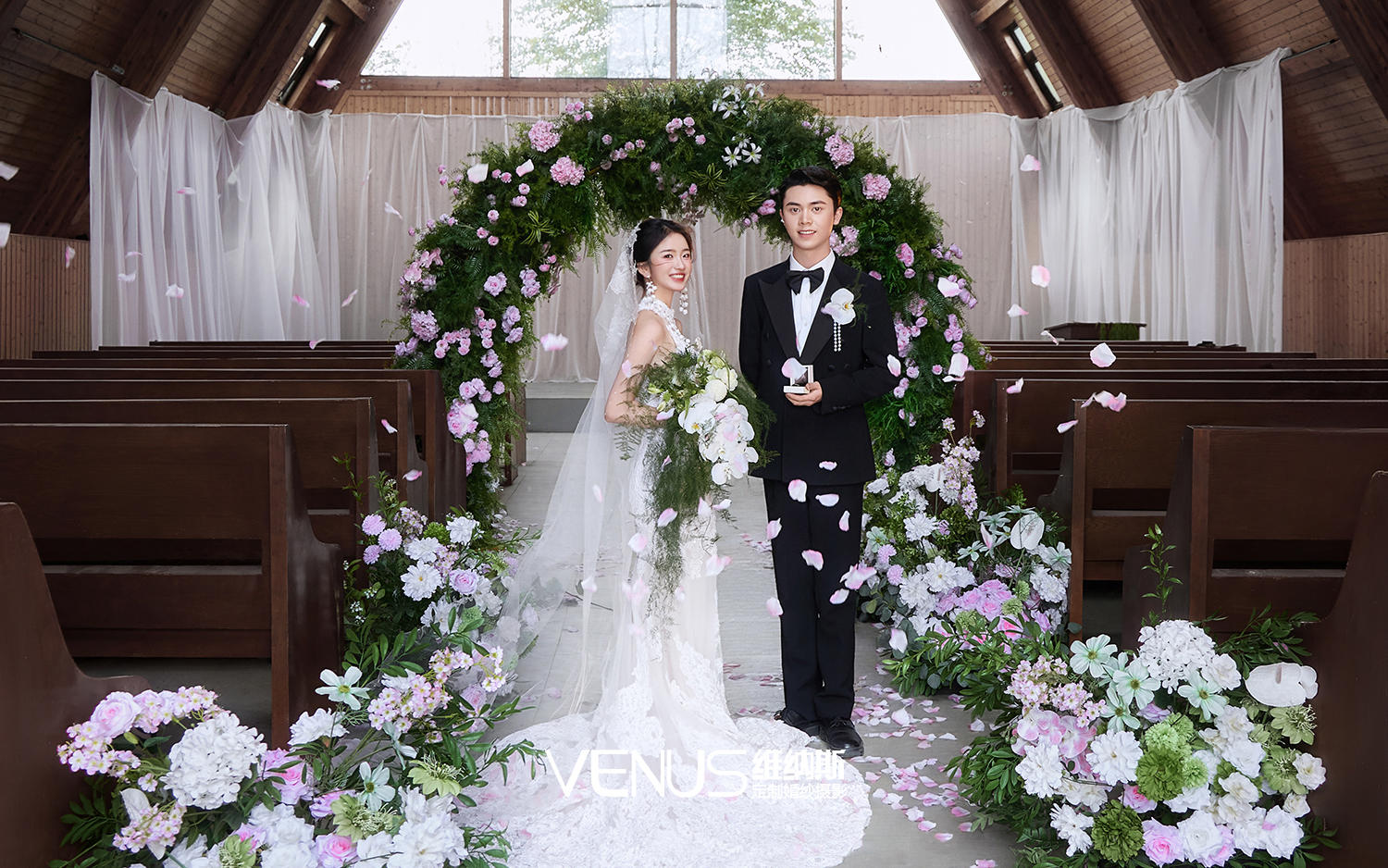 教堂婚纱照太戳我审美了✨氛围感没有平替