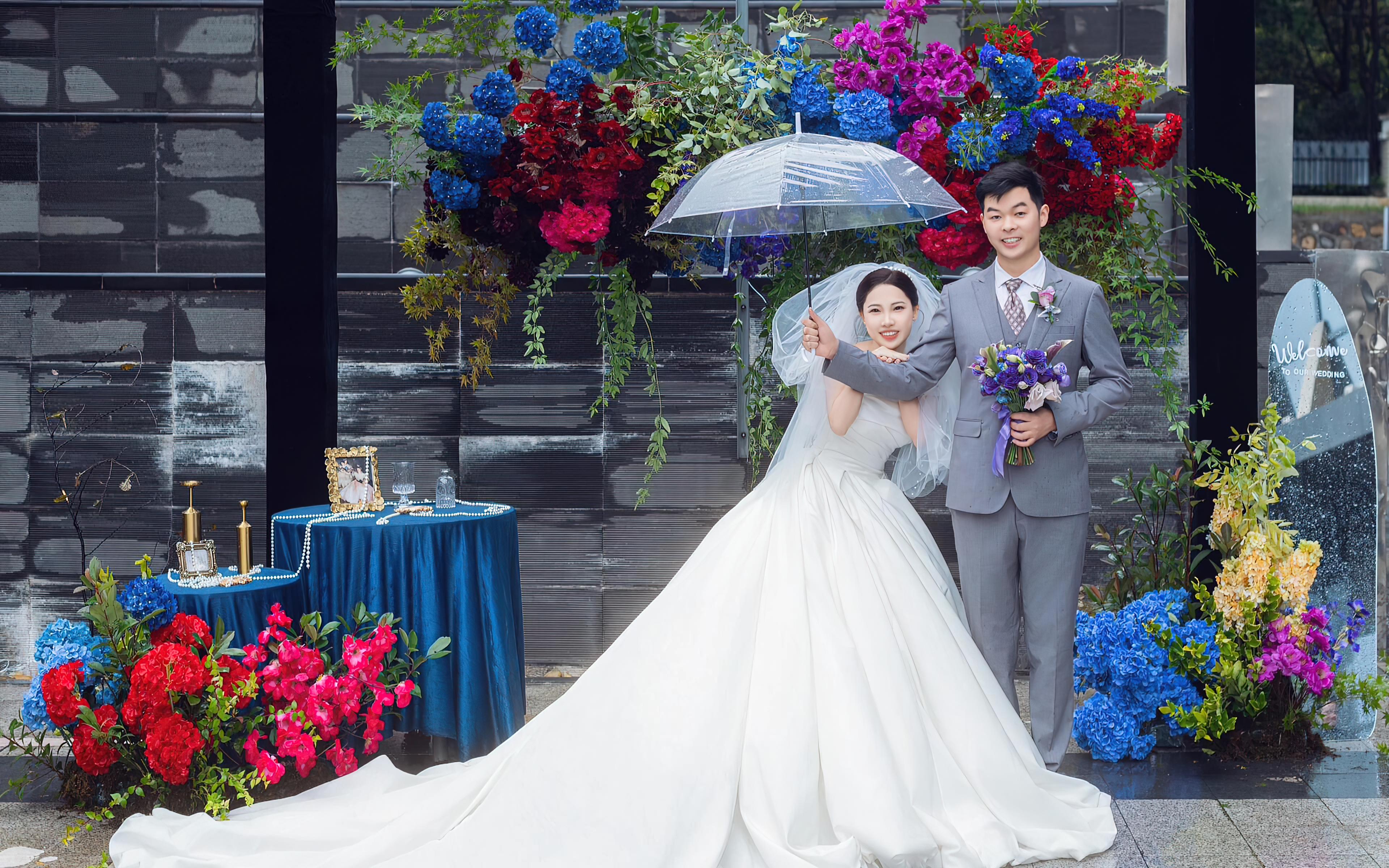 邻里见证的幸福婚礼