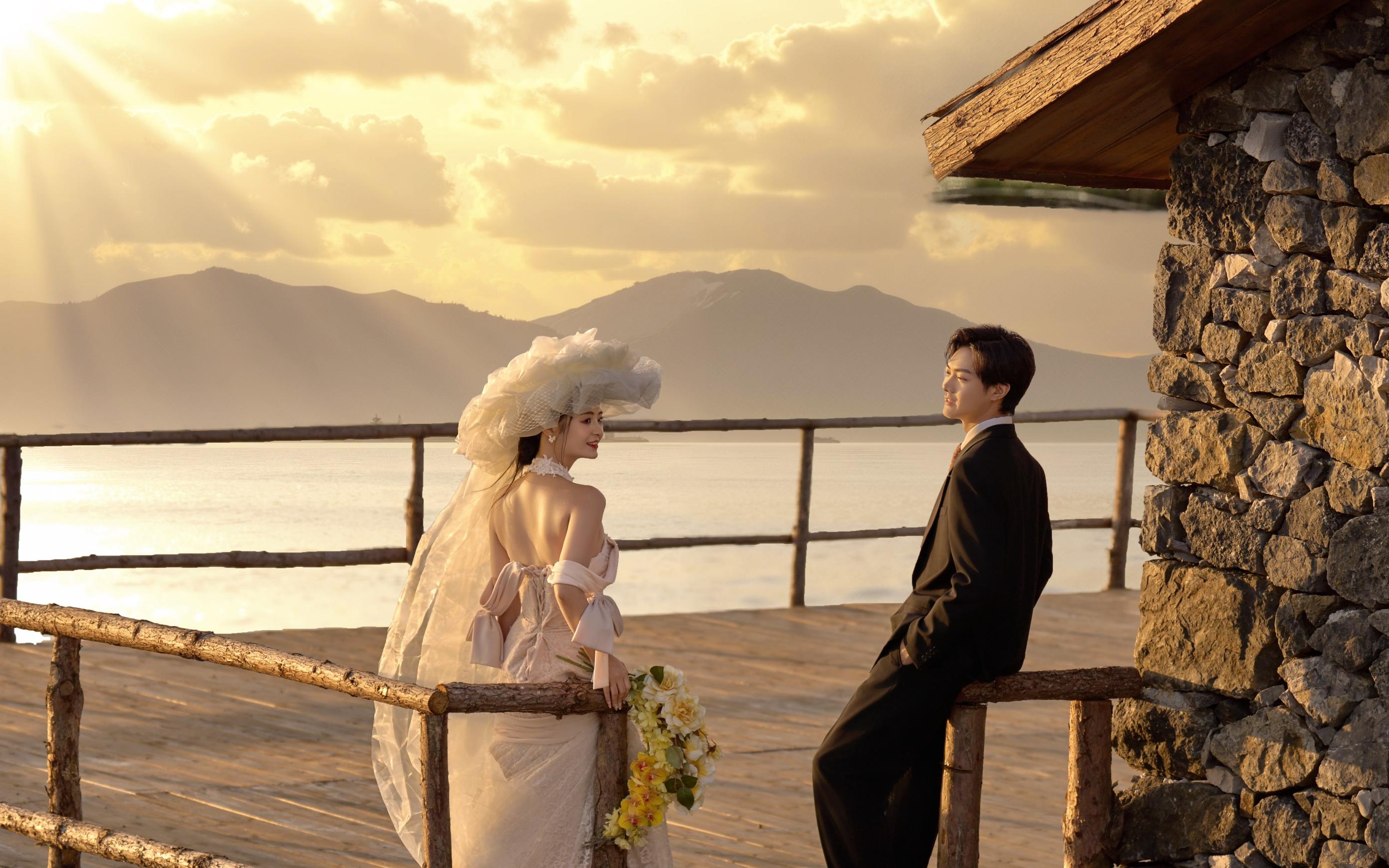 【热烈的爱】湖边夕阳小屋婚纱照
