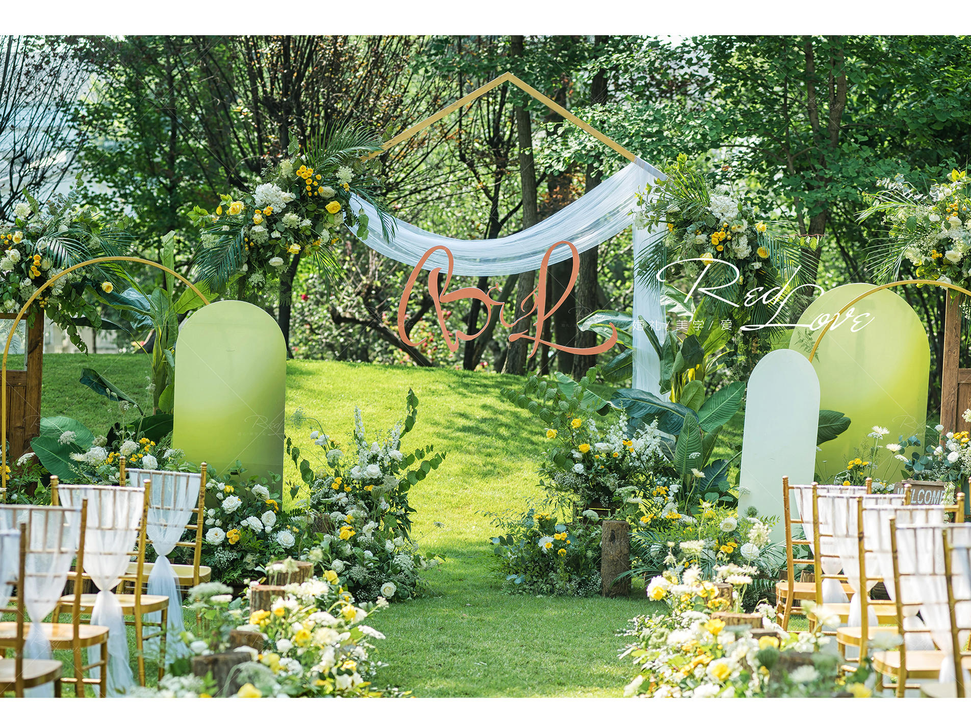 「红豆树婚礼」全鲜花活泼户外婚礼
