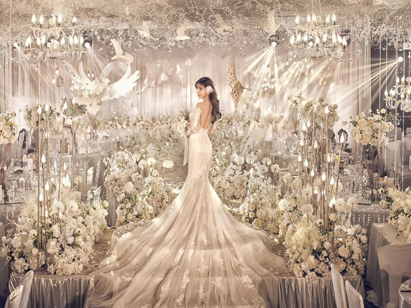 简约轻奢的香槟金，是低调的华丽—衬托你今天的气质