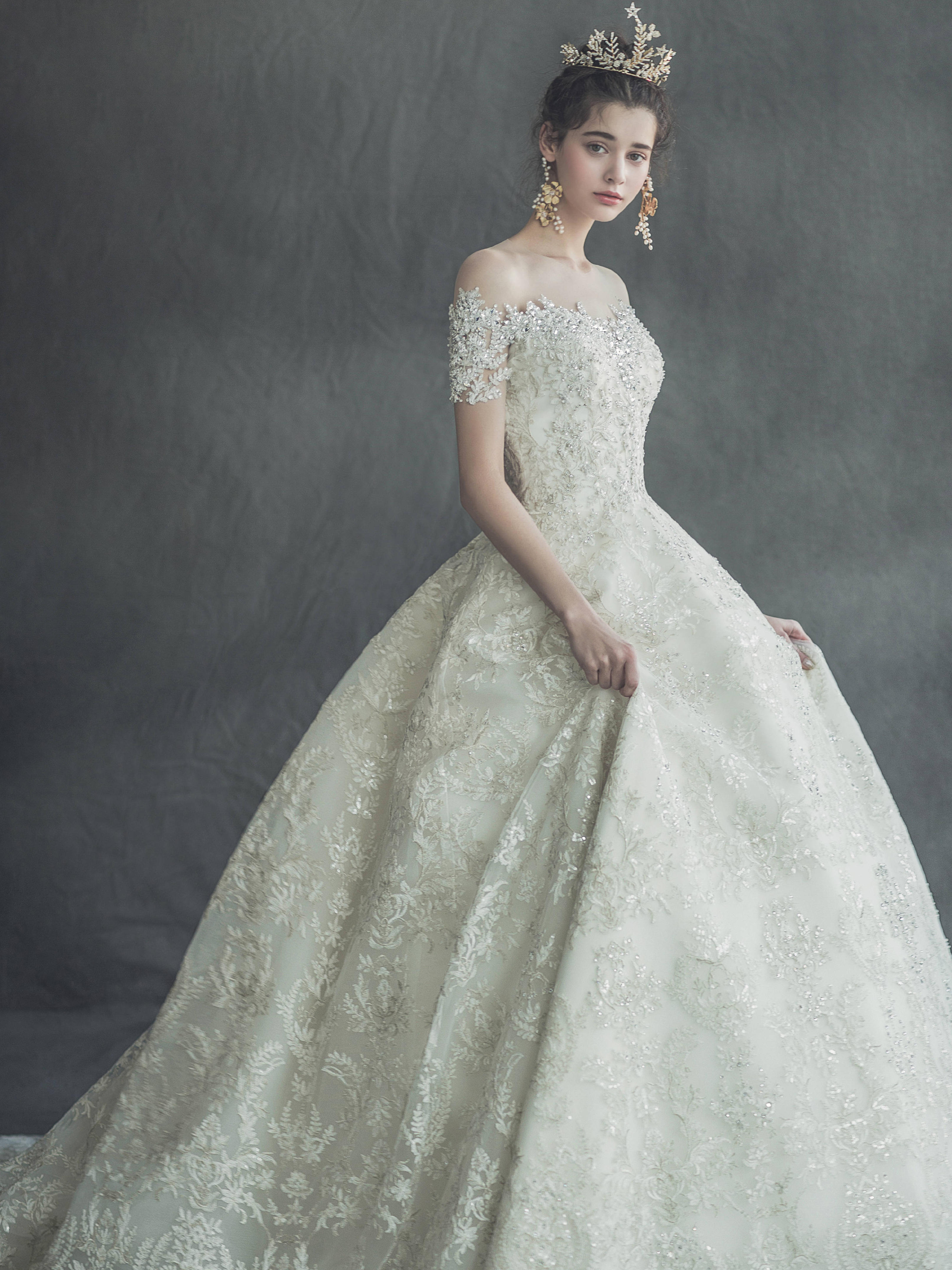 【本季热卖】新品婚纱到店，性价比超高套餐