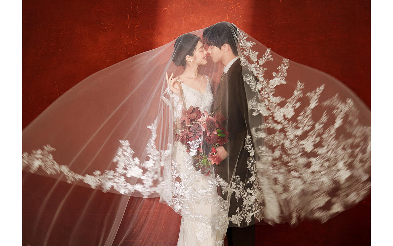 復(fù)古紅×蕾絲魚尾｜復(fù)古光影