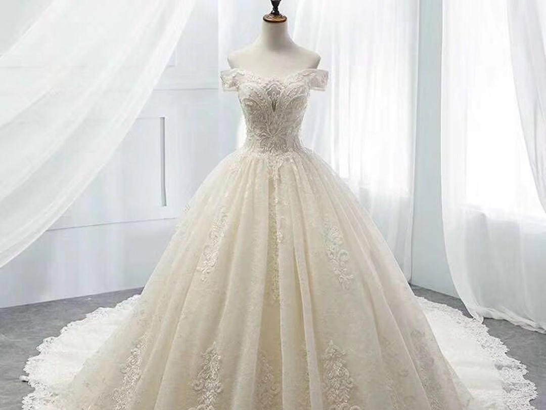 【店长推荐爆款7套】拖尾新纱+敬酒+中式+伴娘服