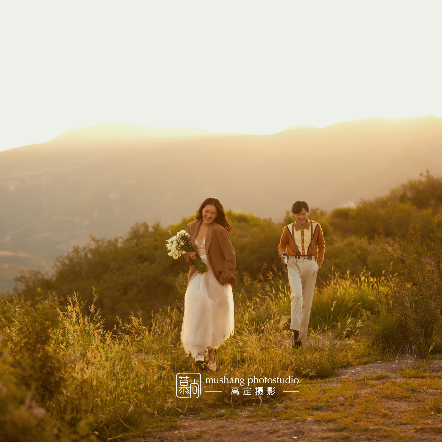 夕阳恋人，爱在黄昏日落时。