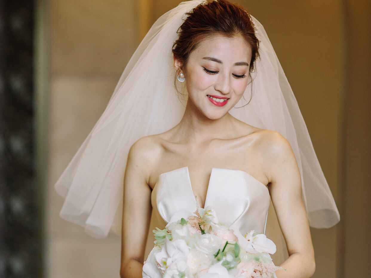 Oia Bridal 简约缎面主纱