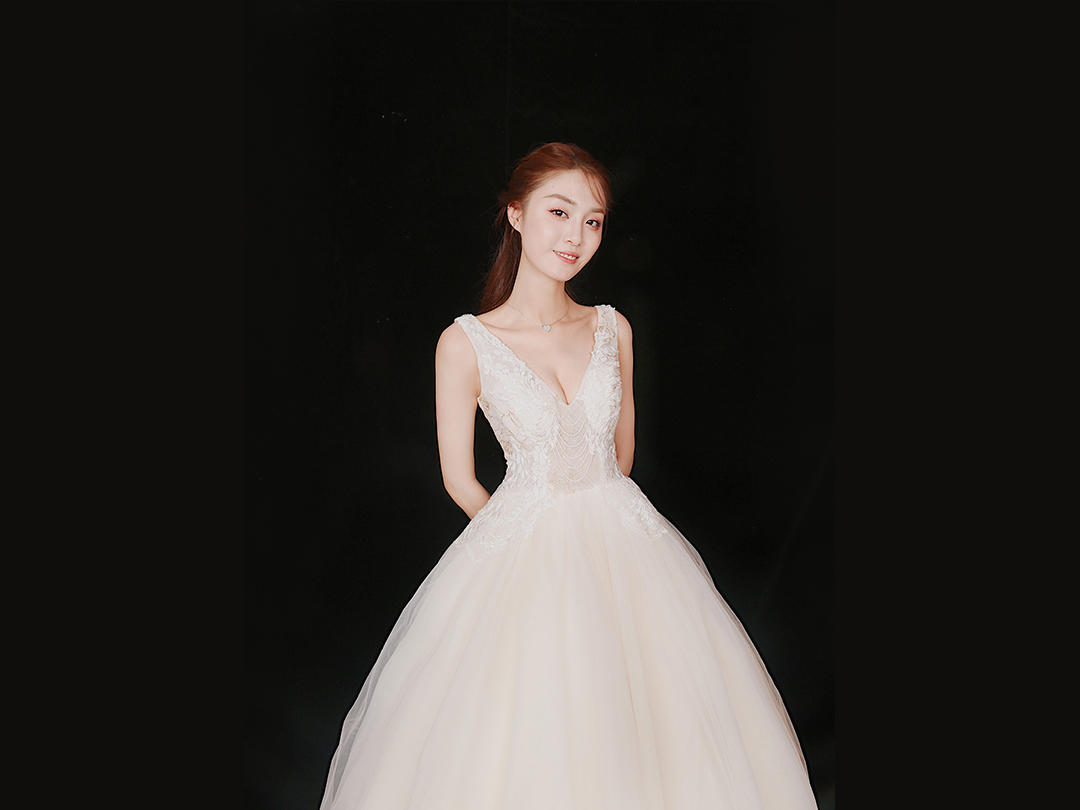 Seven号 婚纱礼服新款租赁套餐