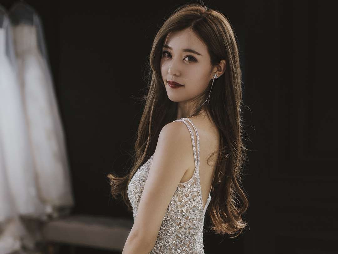 【曼妮礼服馆】新娘跟妆+出门纱