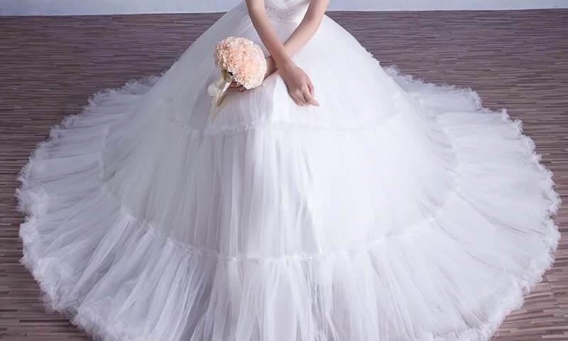 lisa时尚婚纱礼服