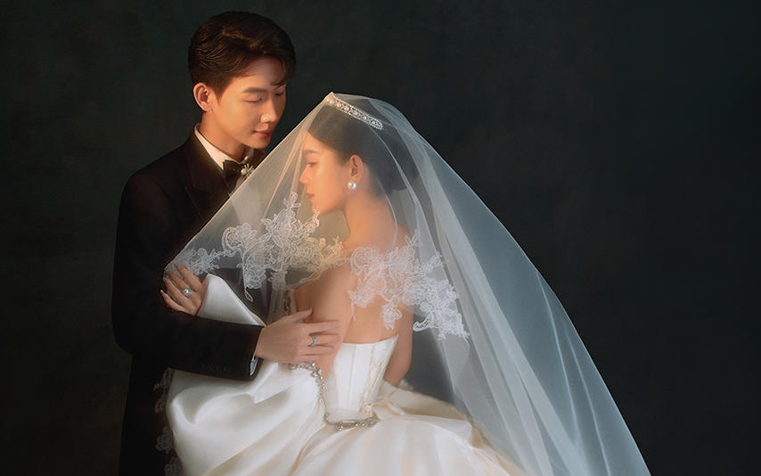 【落紗情寄】?經(jīng)典復(fù)古光影婚紗照