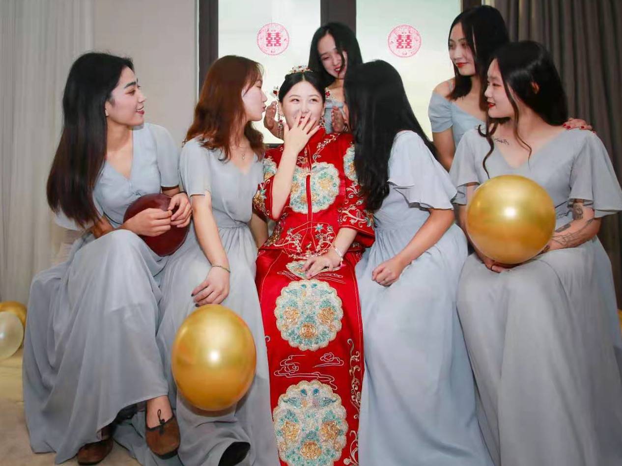 高级重工婚服三套租赁 另外赠送4套伴娘伴郎服免租