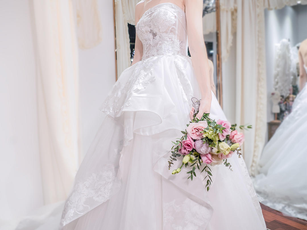 【超值租赁】品牌 婚纱礼服3件套 +2套伴娘服