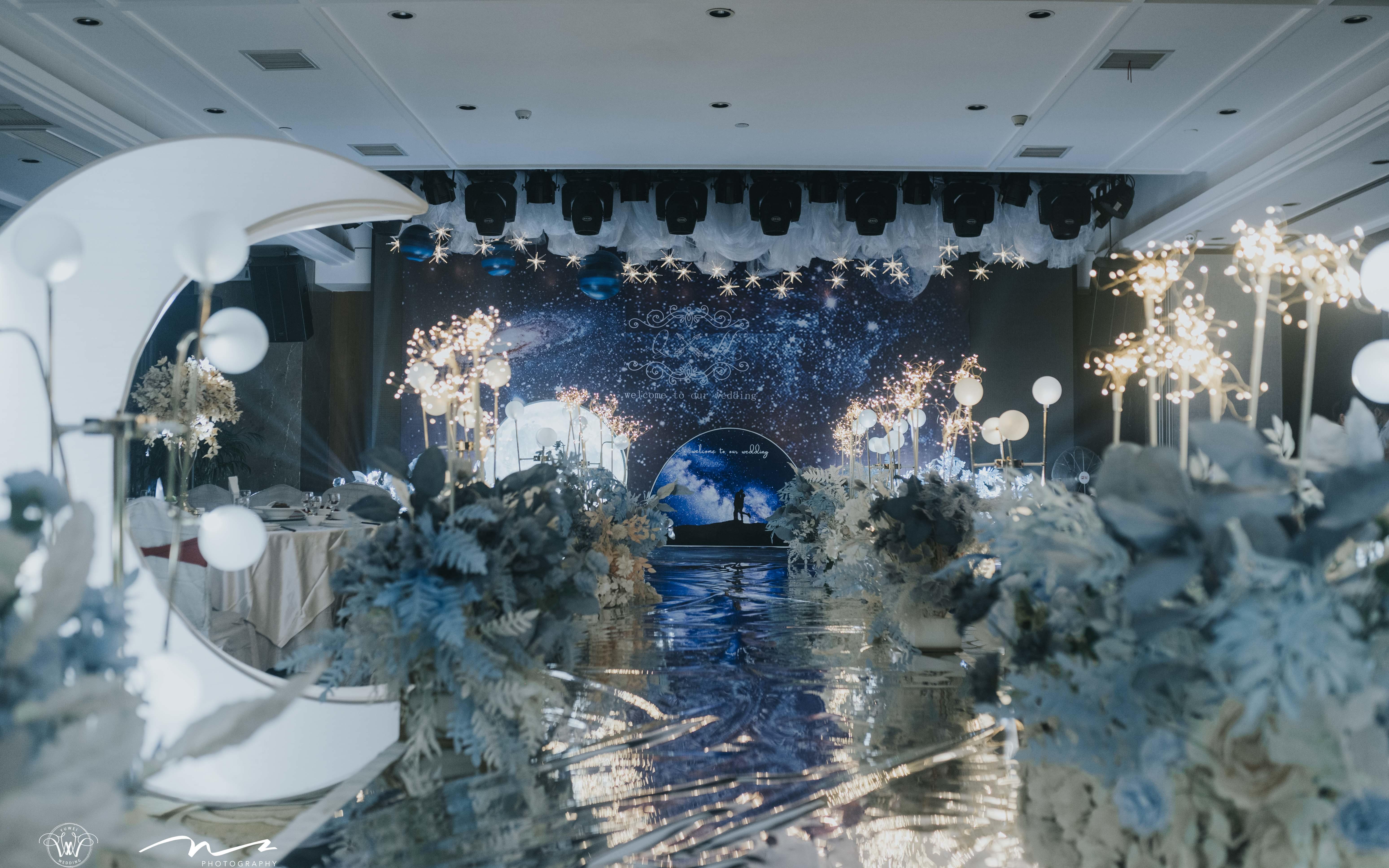 小预算 蓝色梦幻星空无顶婚礼布置