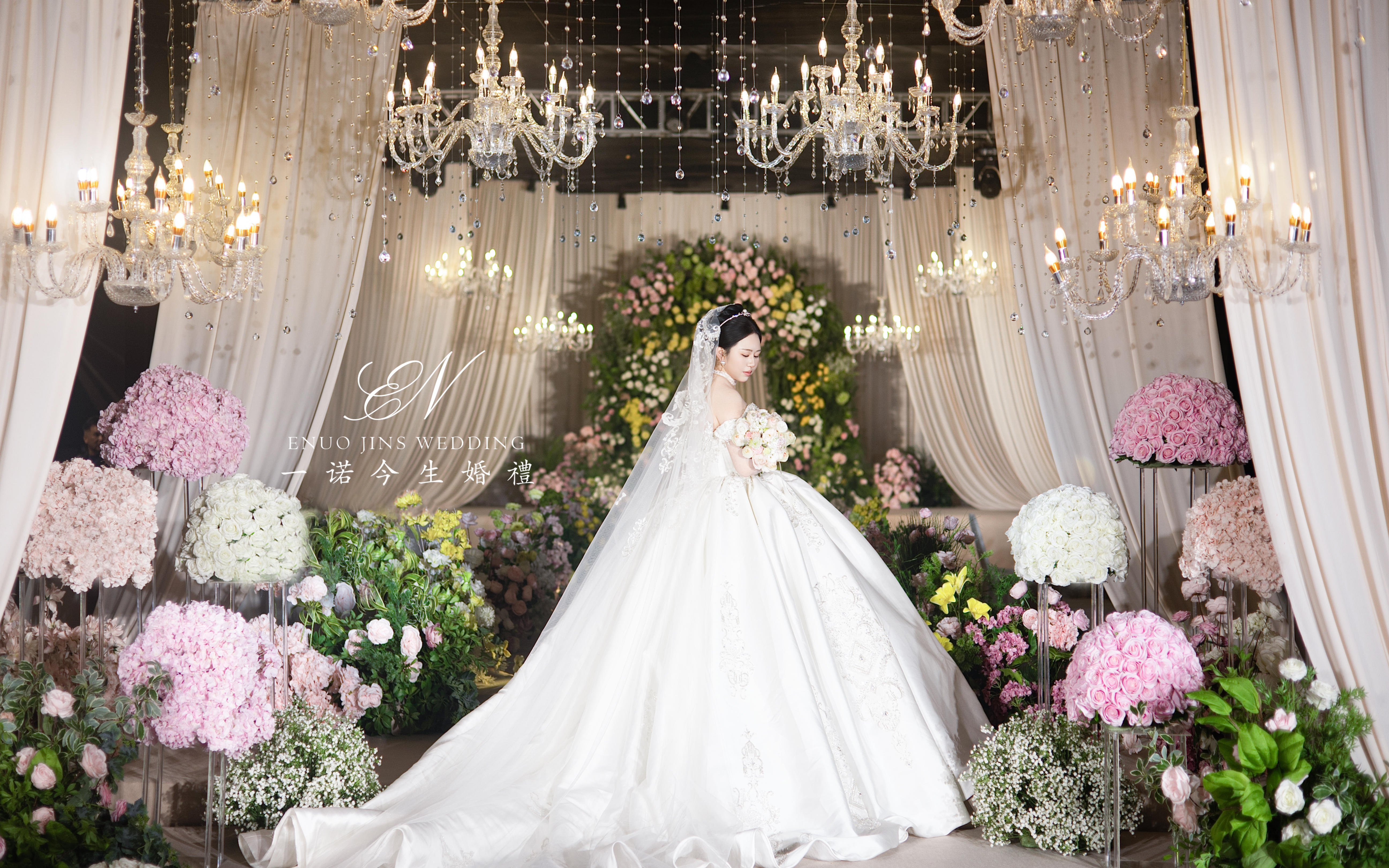 韩式布幔水晶婚礼