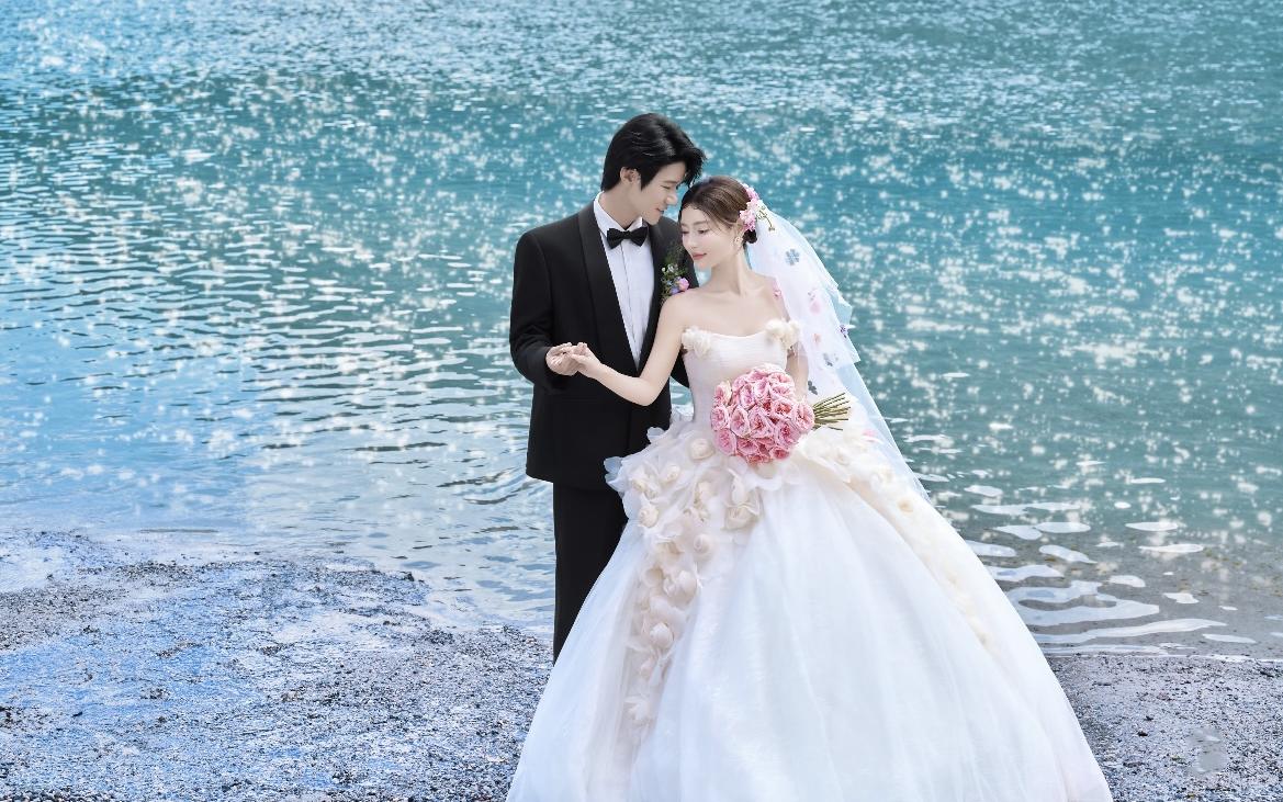 以亙古雪山為誓，許下一生潔白之約。??? 