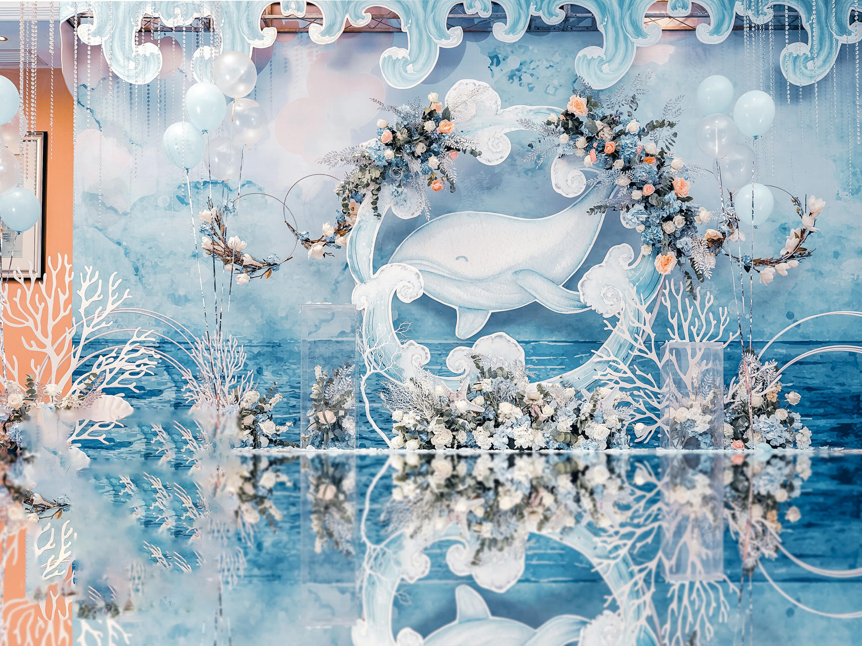 2020年浅蓝白色气球浪漫婚礼