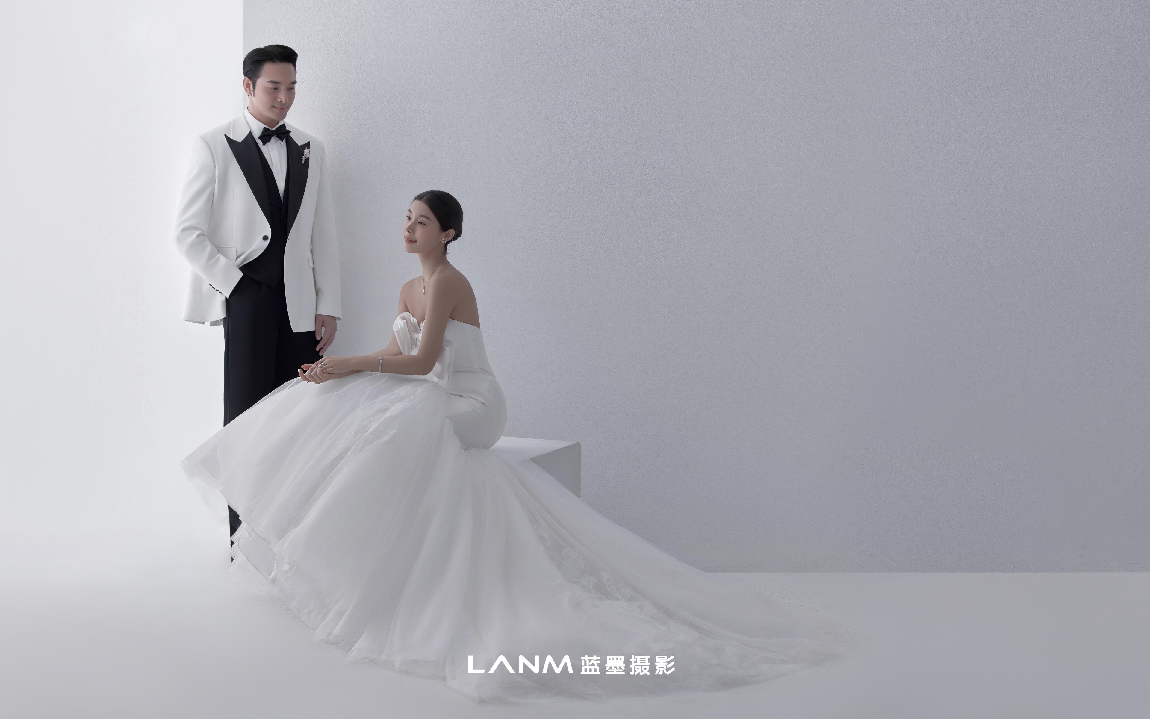 很難不愛??減齡少女感魚尾婚紗照甜到我啦