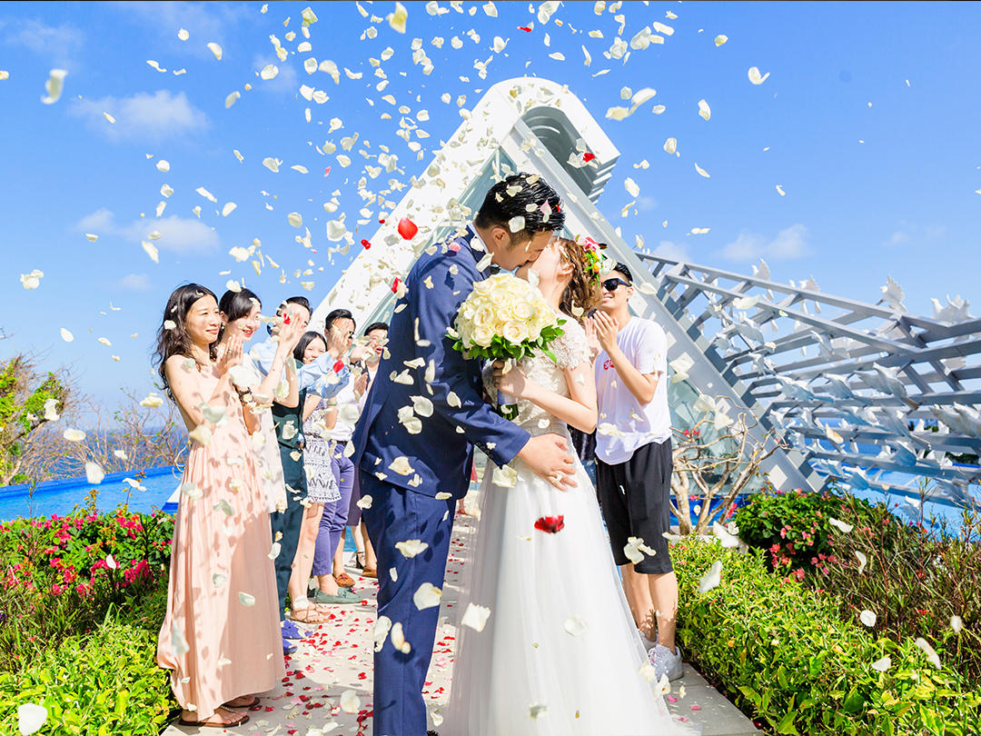 【花期海外婚礼】巴厘岛婚礼白鸽教堂婚礼定制策划