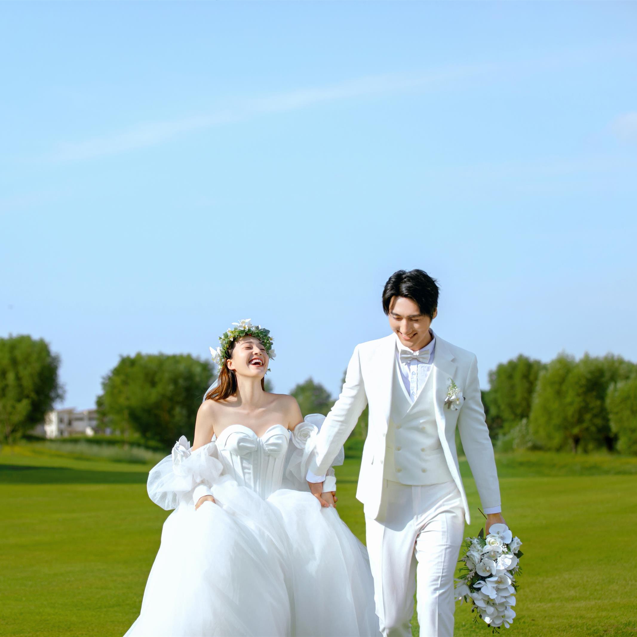假摄STUDIO 绿植森系小清新主题婚纱照