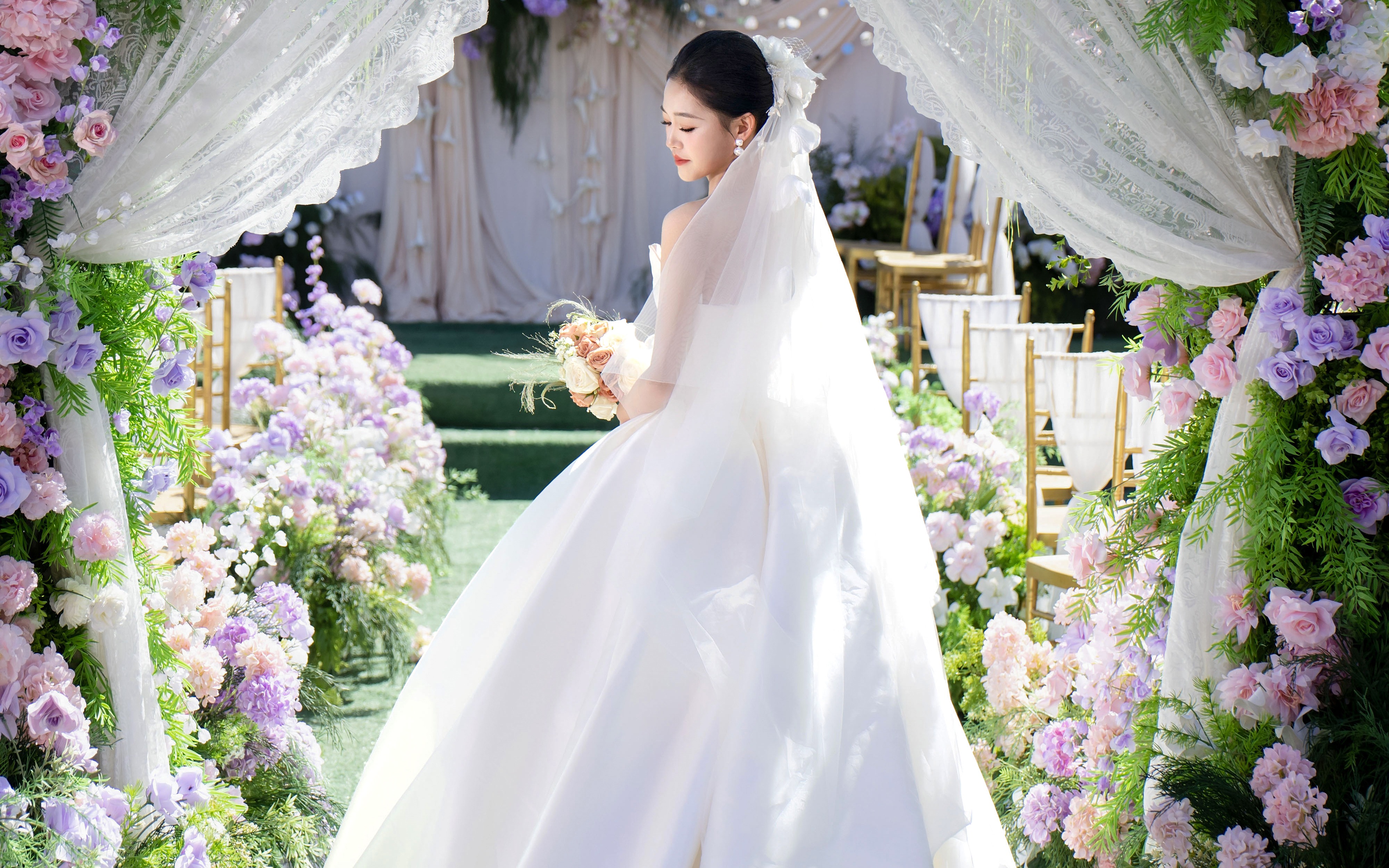 紫色花艺韩式婚礼