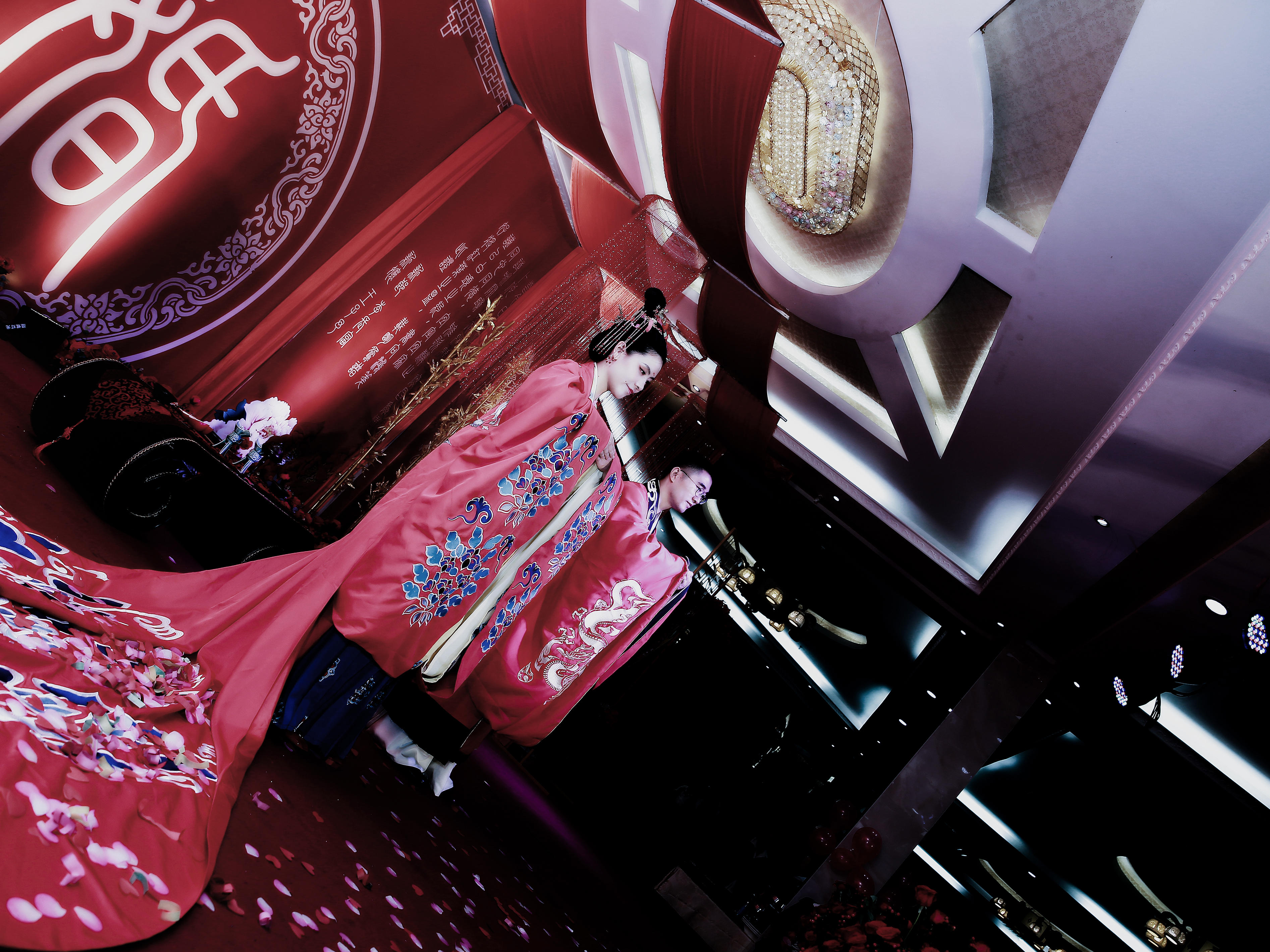 昆明资深单机位婚礼摄影原片不低于400精修40