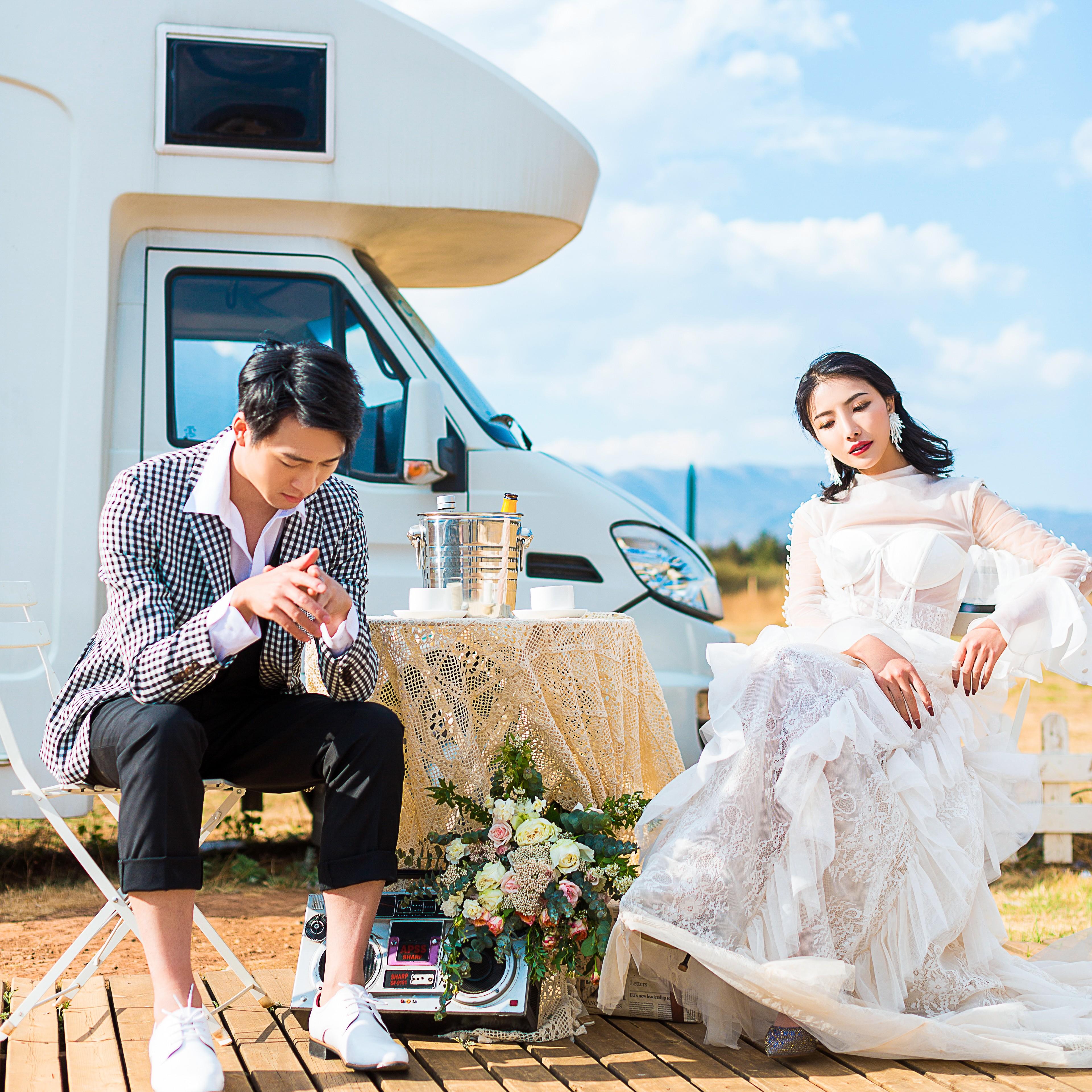 伯爵夫人全球旅拍.丽江站<房车旅行>