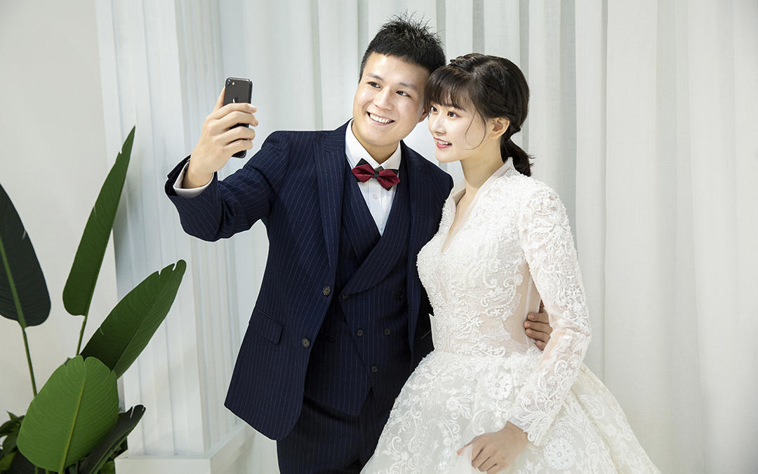 Color 卡洛婚纱【超值特惠】男士西装定制