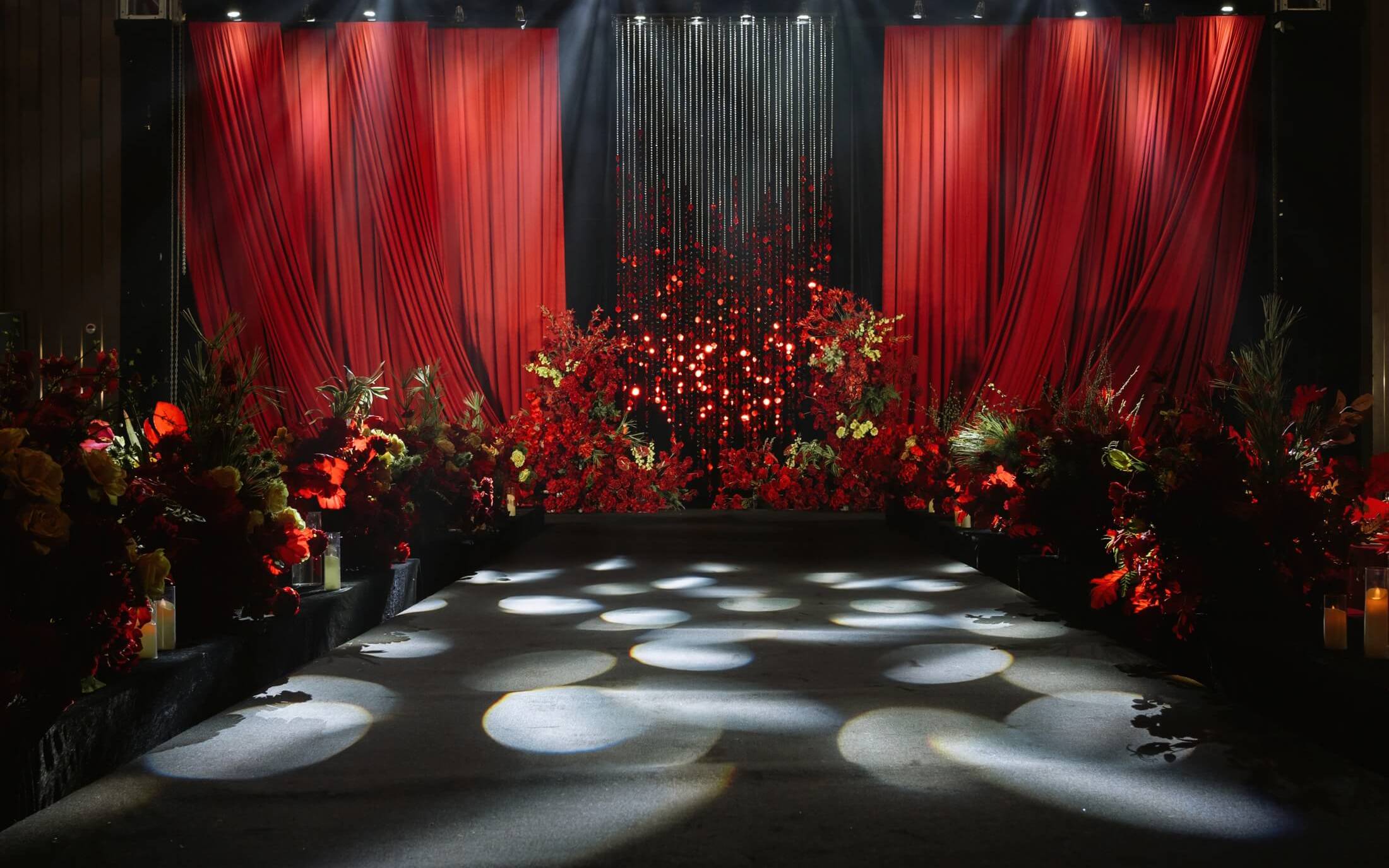 布幔婚礼 喜庆红色新中式布幔婚礼