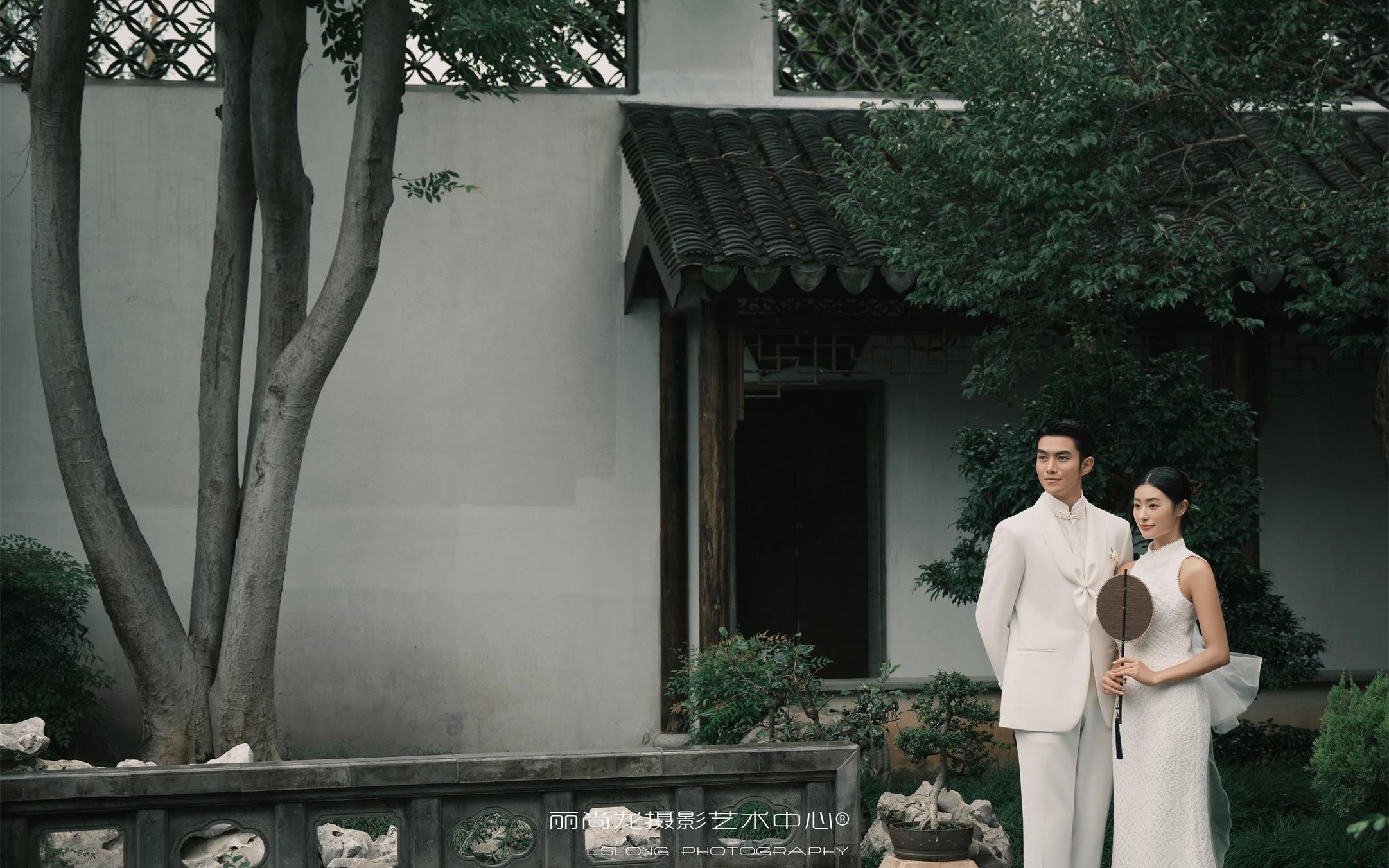 沉醉于国风古韵审美~新中式园林婚纱照
