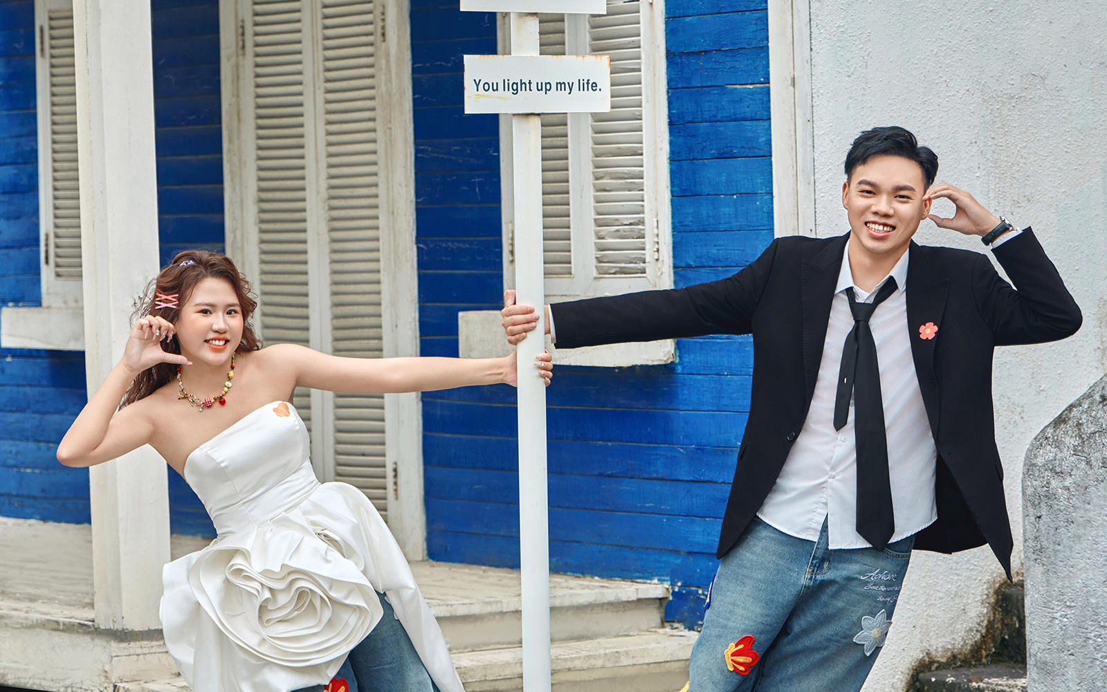 婚紗+牛仔褲，不規(guī)矩的婚紗照自由松弛感超絕