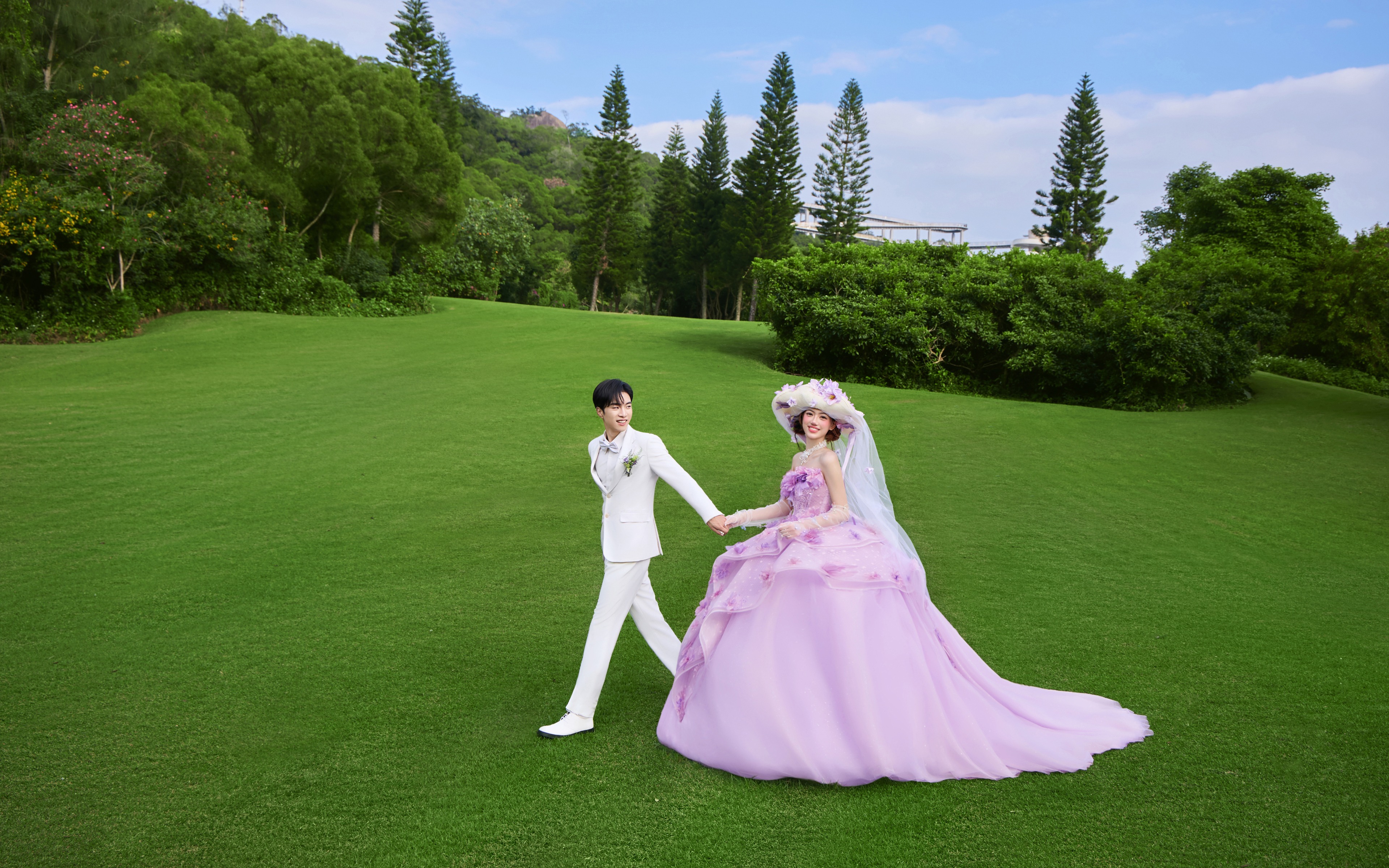 美薯了🦋紫色花仙子婚纱照也太有少女感了吧