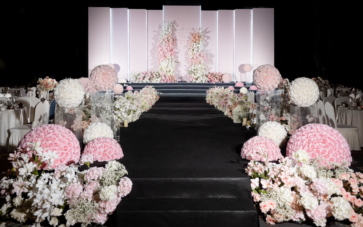 粉色主题邂逅高级感婚礼现场
