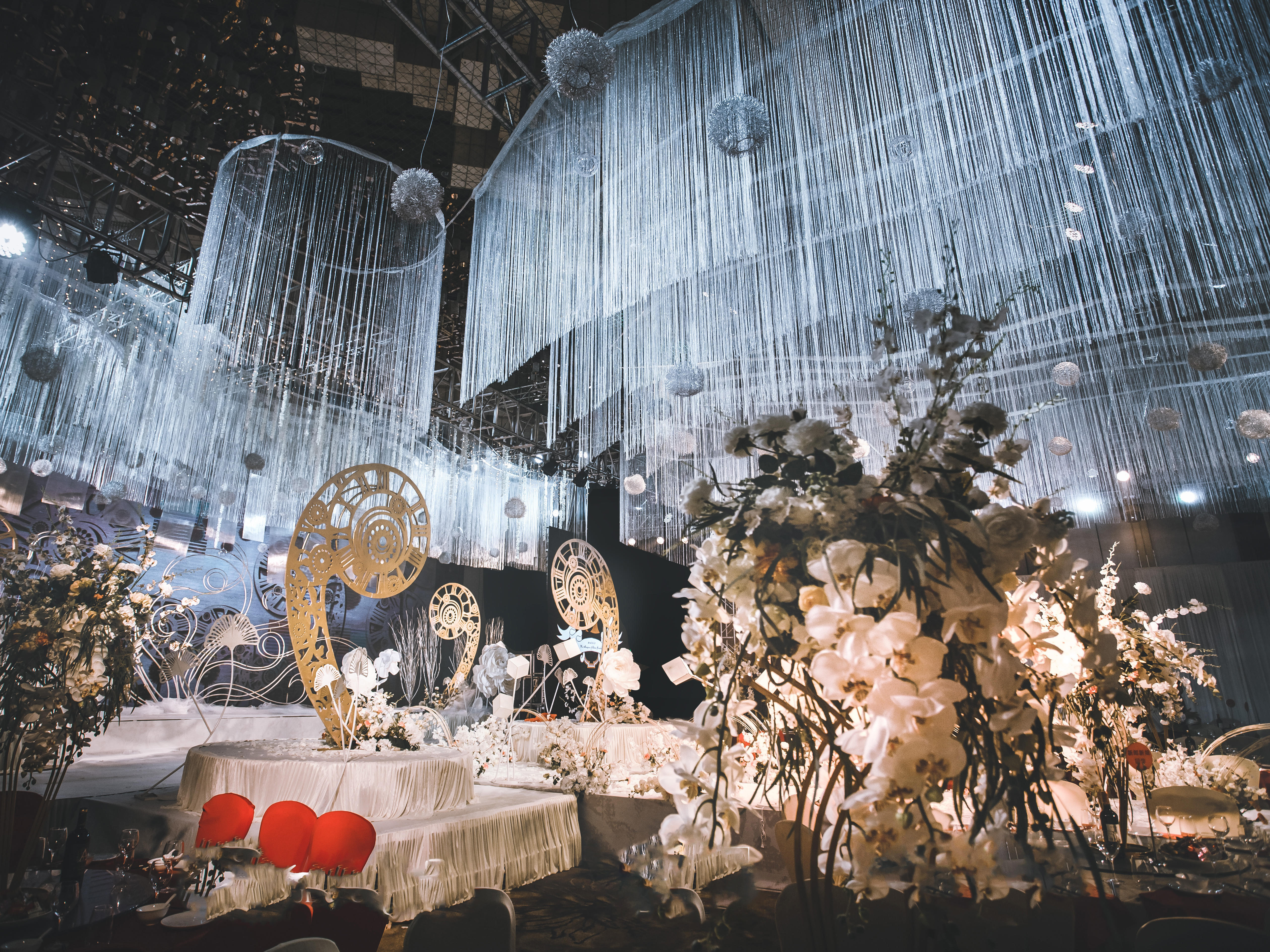 2019蓝金色大气婚礼布置