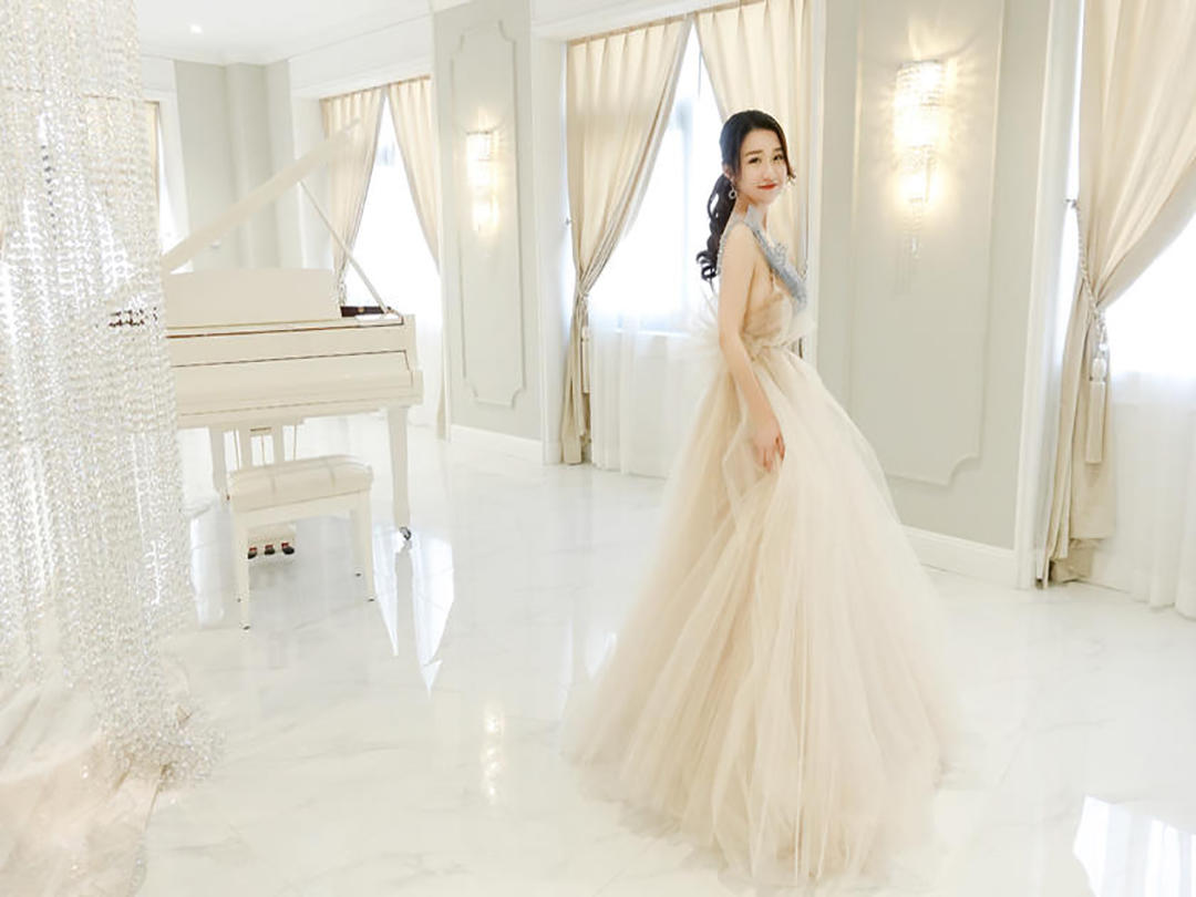 团购特惠高定系列婚纱+跟妆+免费试纱