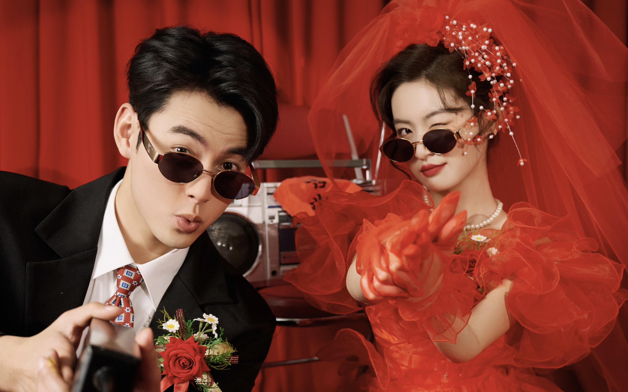 囍嫁復(fù)古婚紗照｜比起白紗更愛紅裙的鮮活力