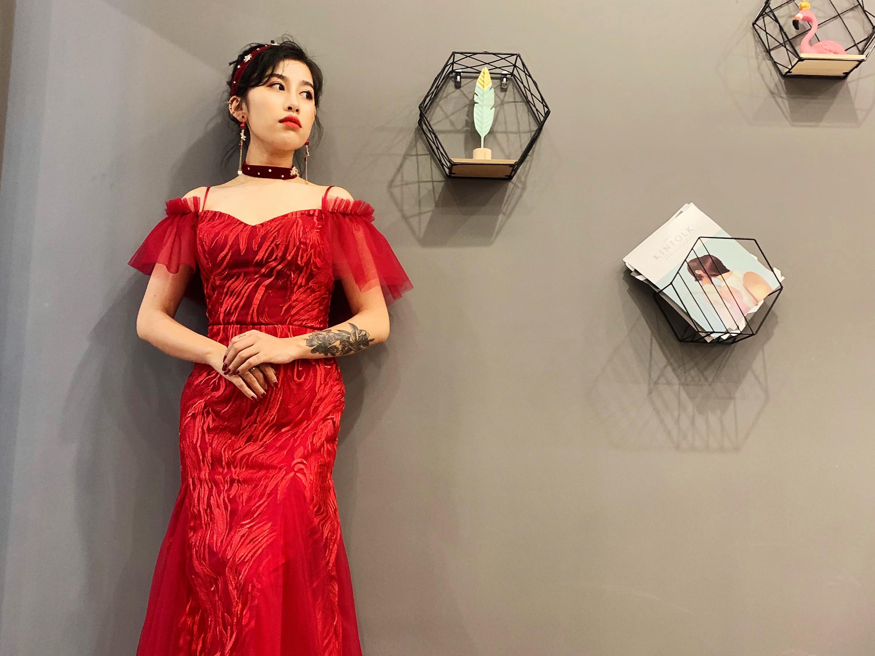 【超值租赁】优雅齐地婚纱+大气敬酒服