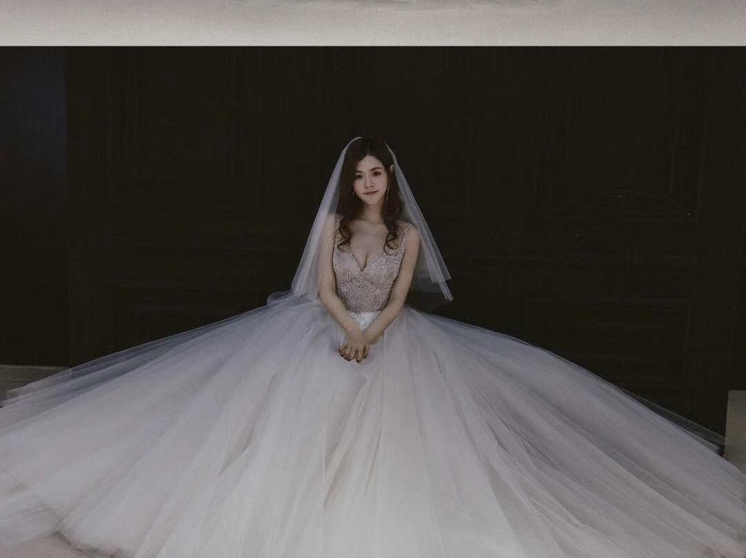 奢华公主宫廷风大长拖尾蓬蓬感恩主纱