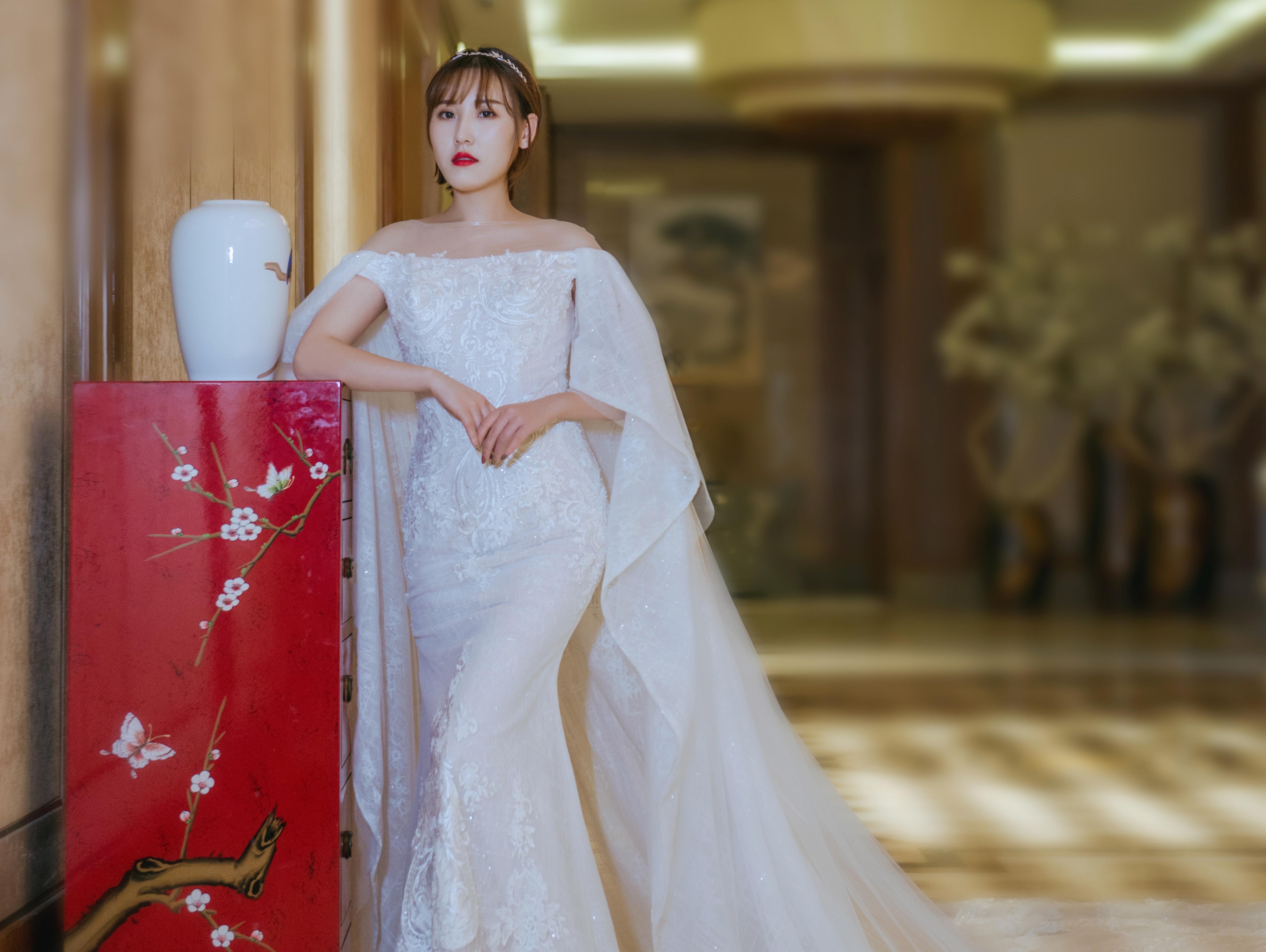 【高定奢华款】主纱+出门纱+秀禾服+敬酒服+跟妆