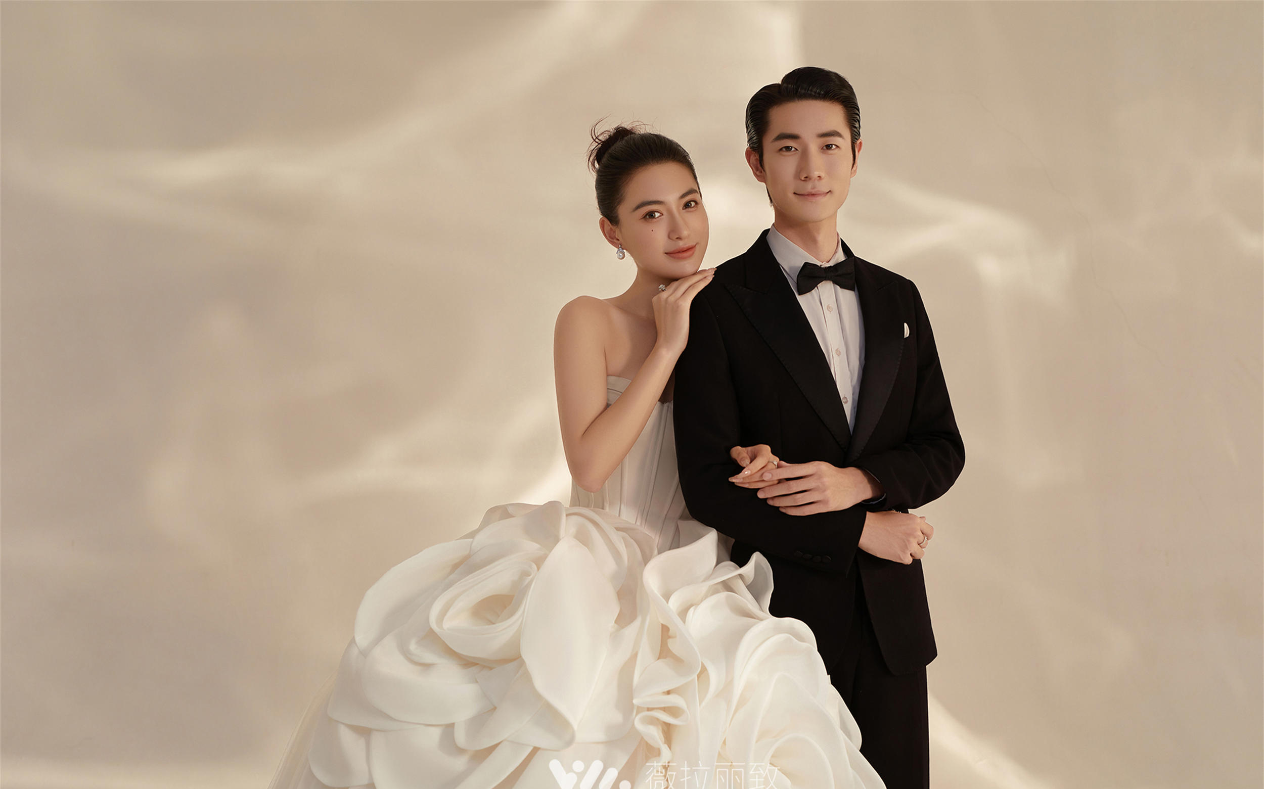 吹爆这组水波纹光影婚纱照✨美到嘎嘎乱杀