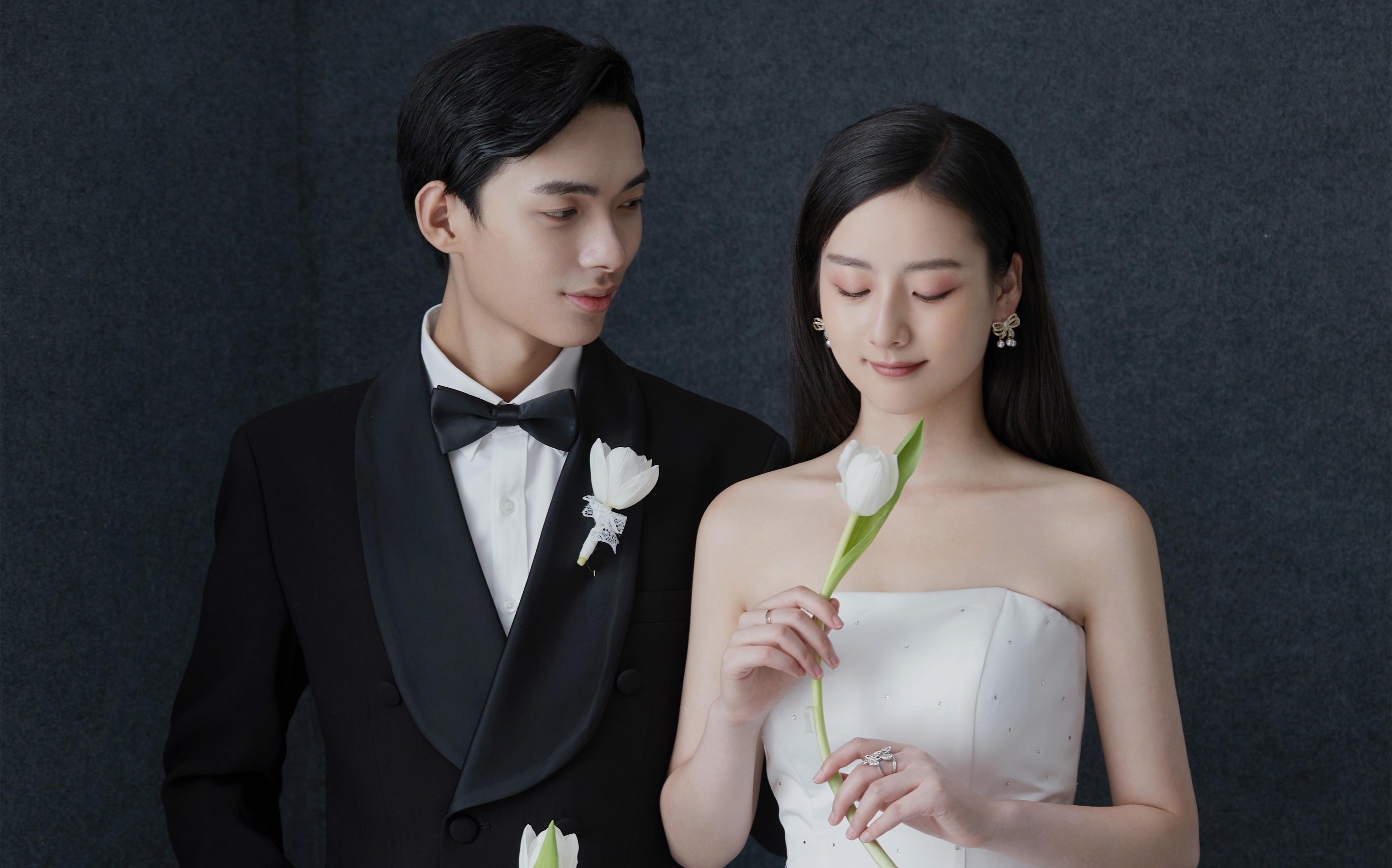 光影婚纱照里藏匿着温柔的浪漫，