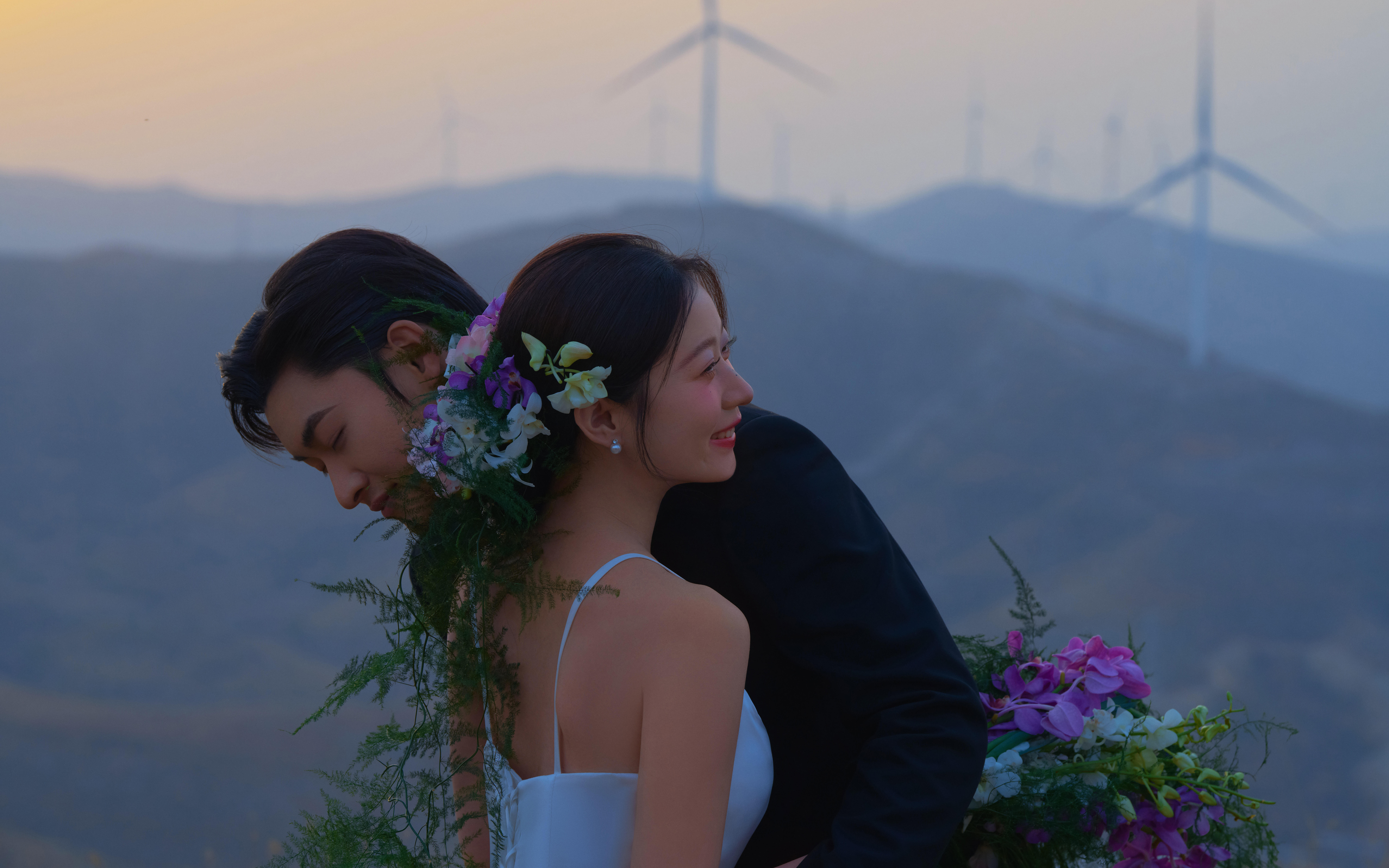 【山顶婚纱照】在天地之间定格爱意的纯粹瞬间
